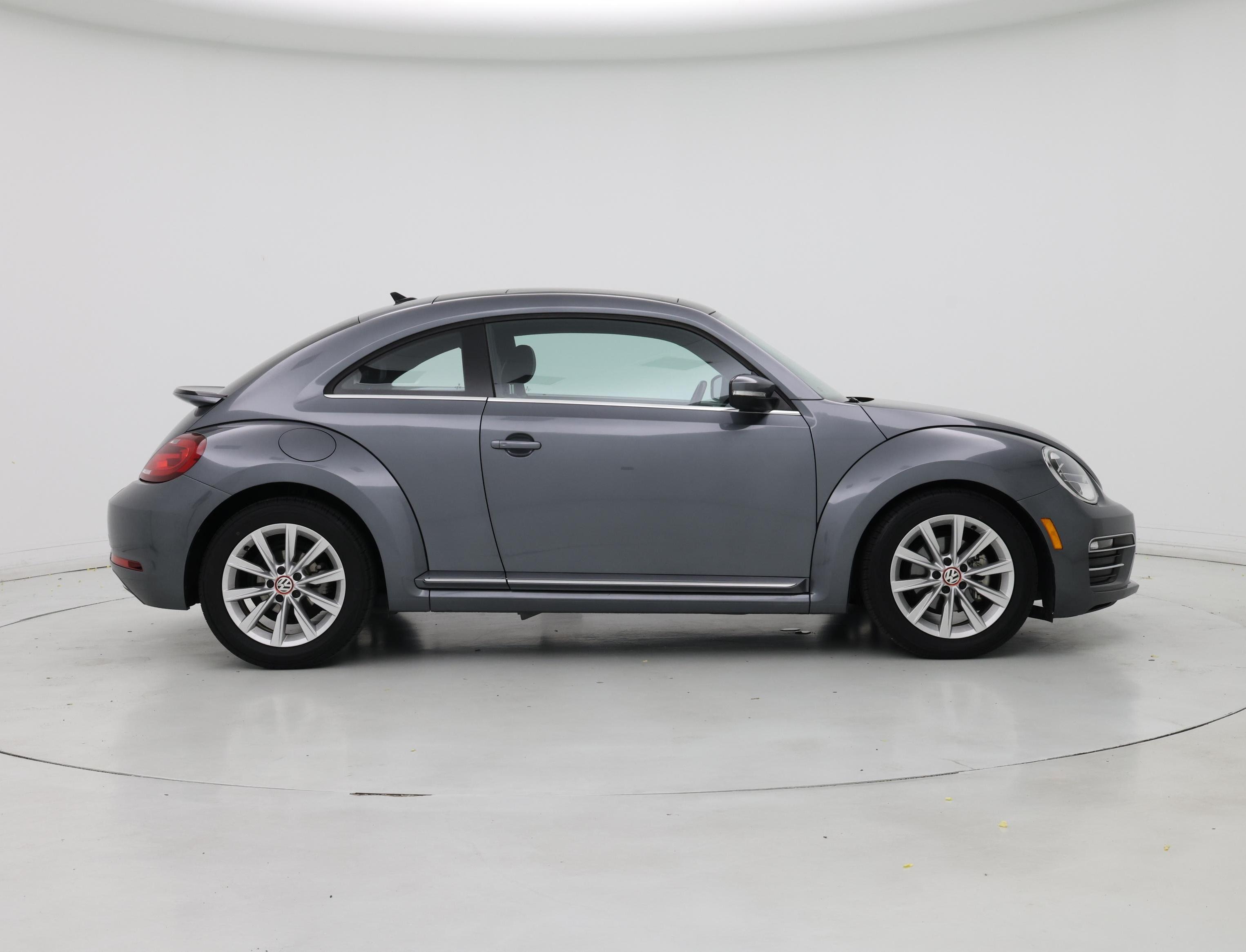 Thumbnail: 2019 Volkswagen Beetle - 7
