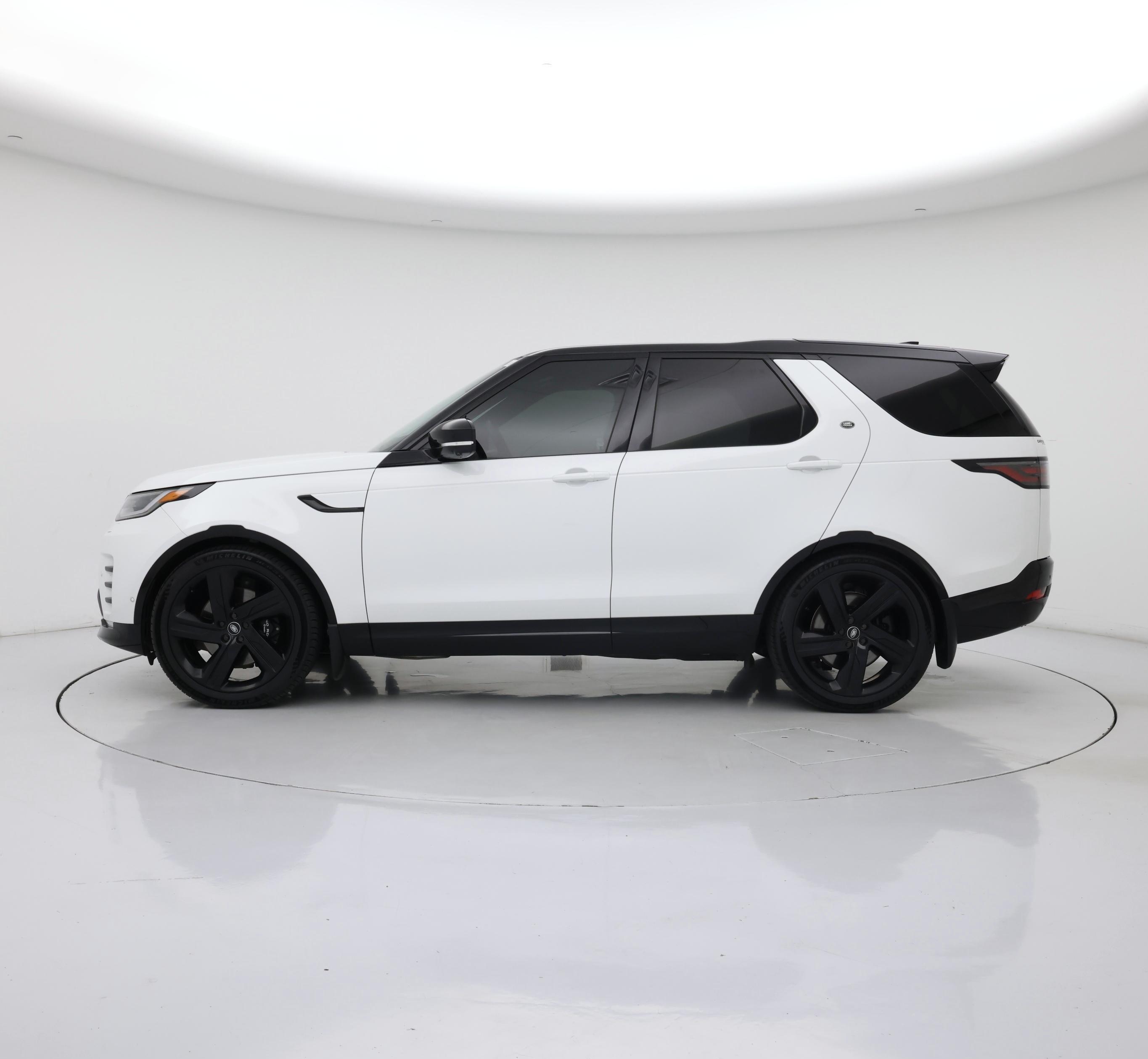 Thumbnail: 2023 Land Rover Discovery - 3