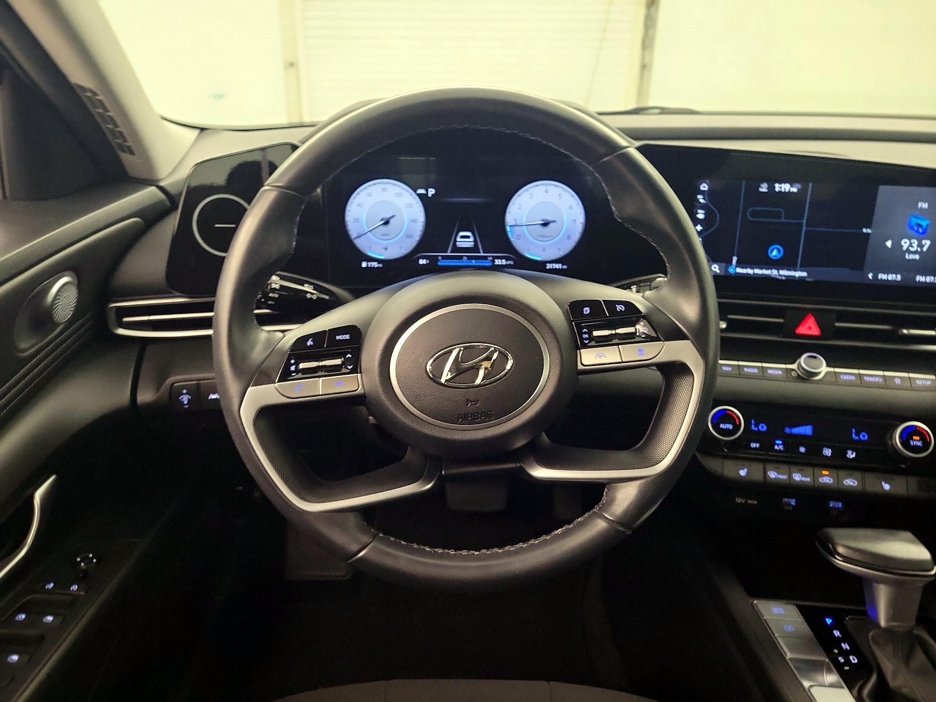 Thumbnail: 2023 Hyundai Elantra - 10