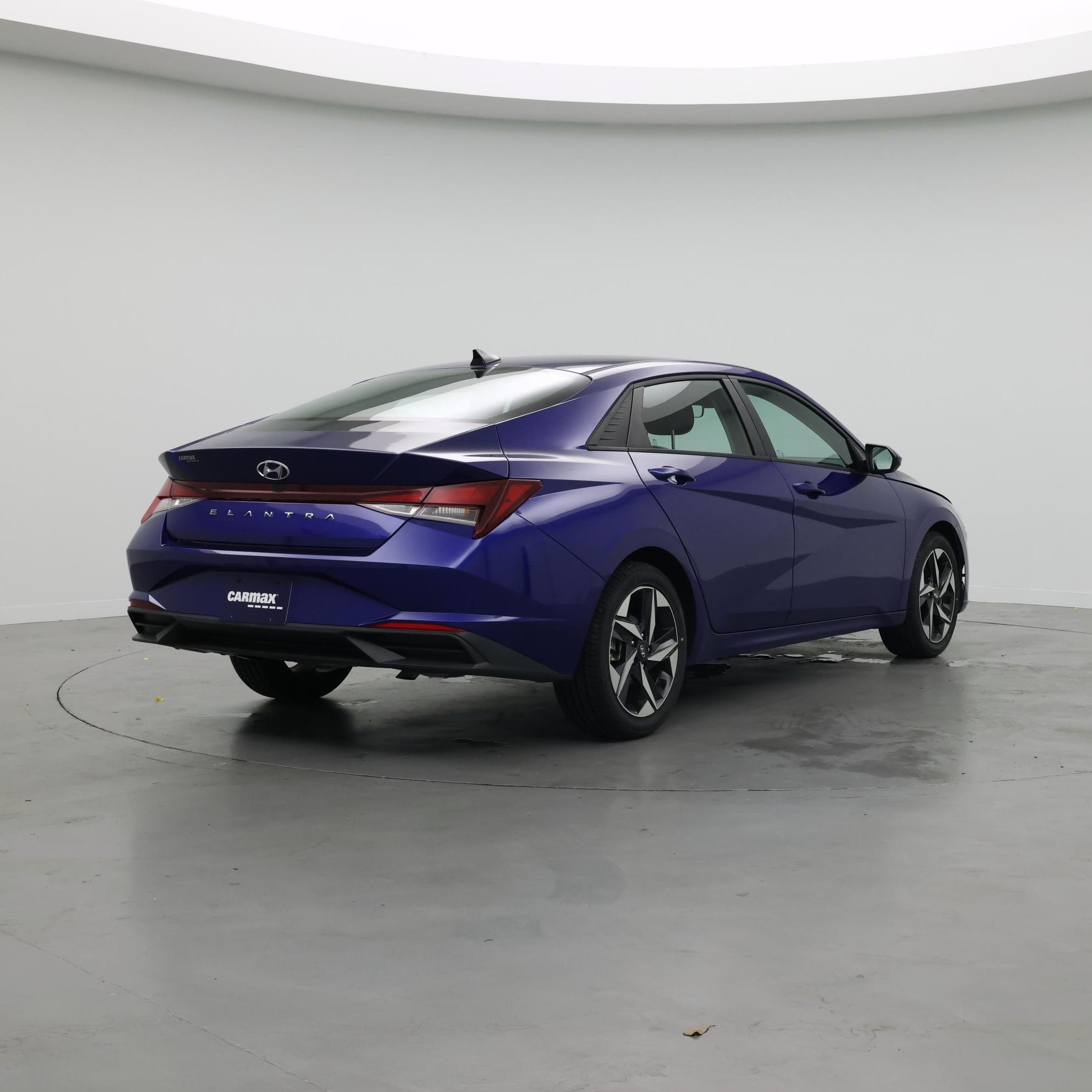 Thumbnail: 2023 Hyundai Elantra - 8