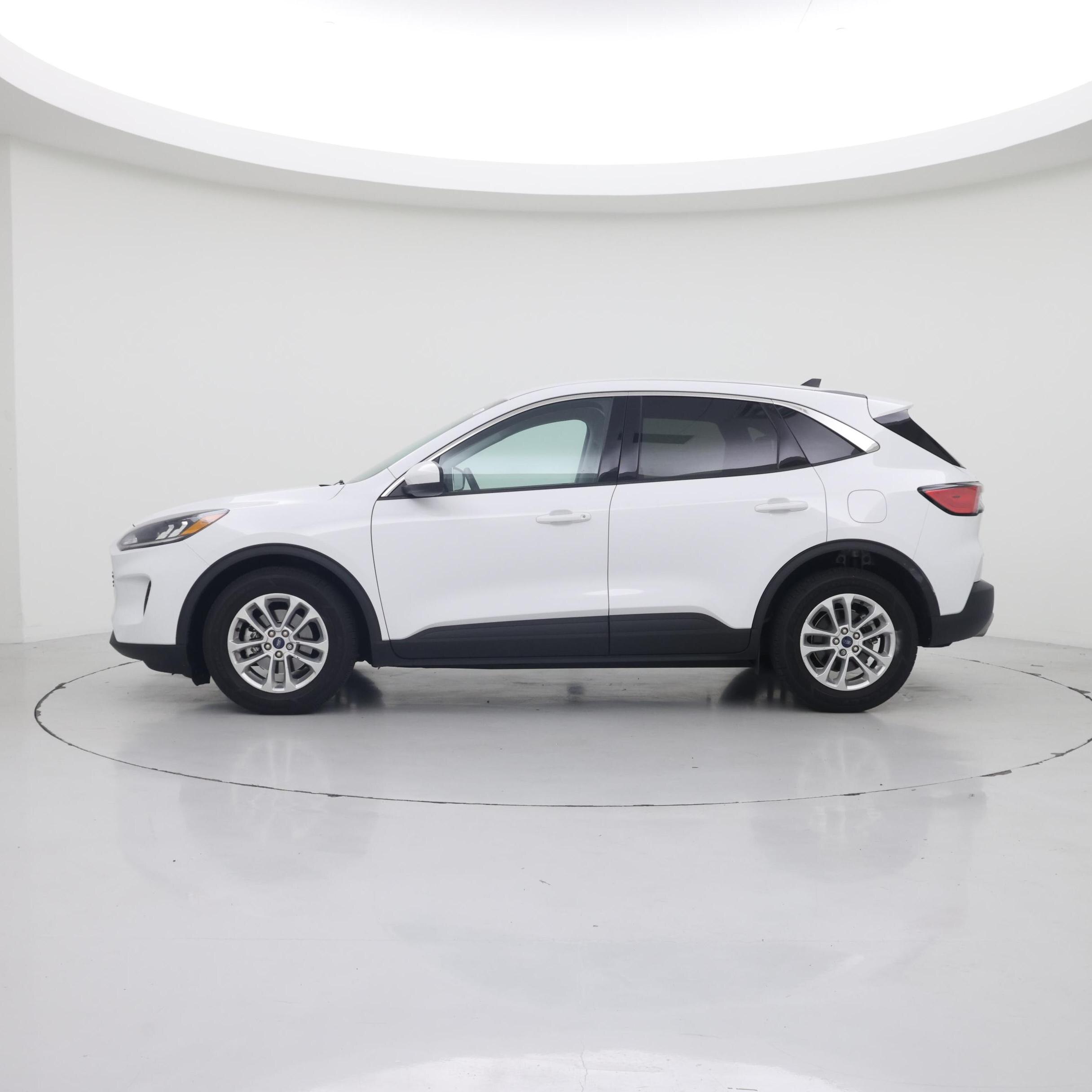 Thumbnail: 2021 Ford Escape - 3
