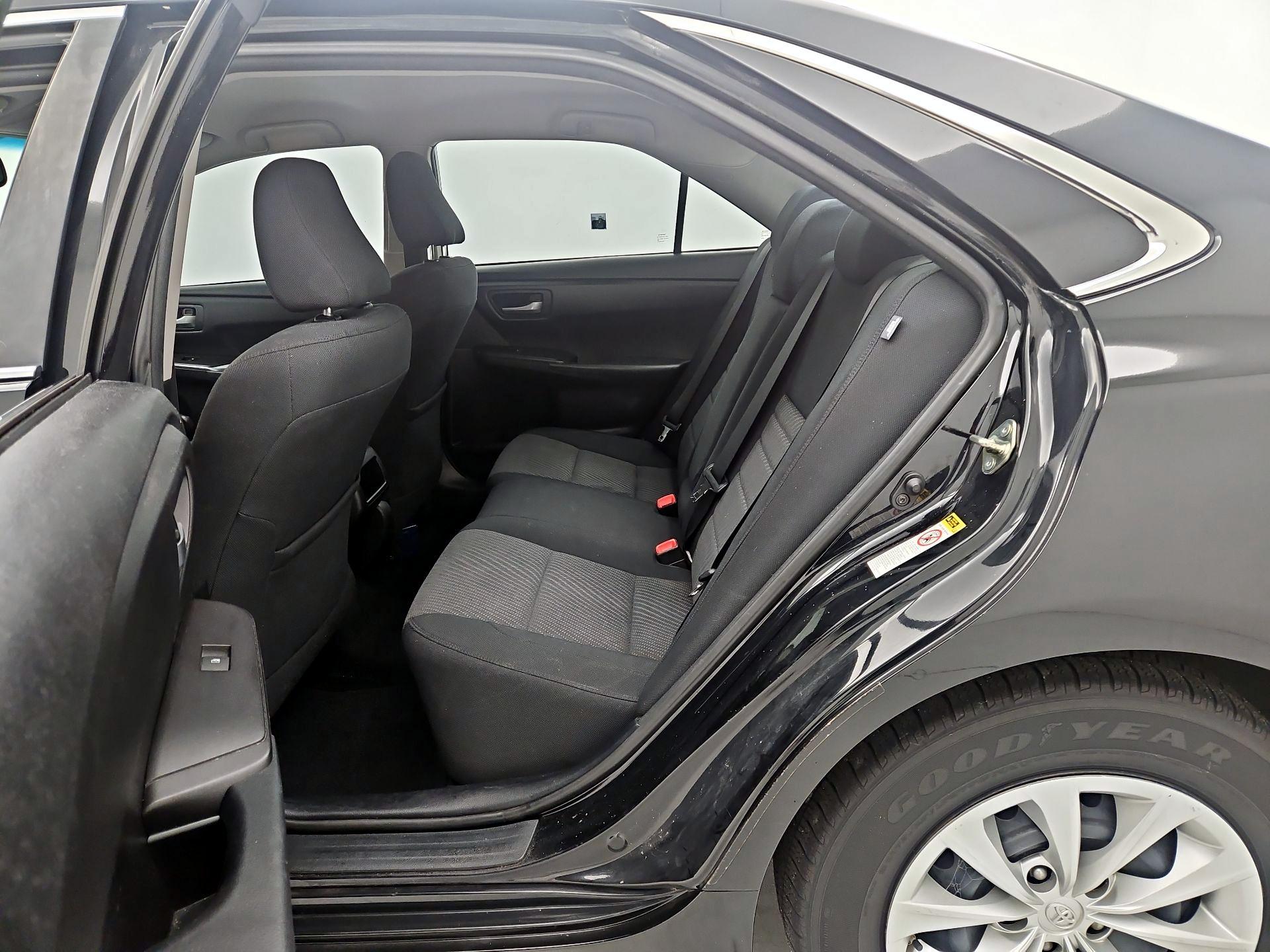 Thumbnail: 2017 Toyota Camry - 19