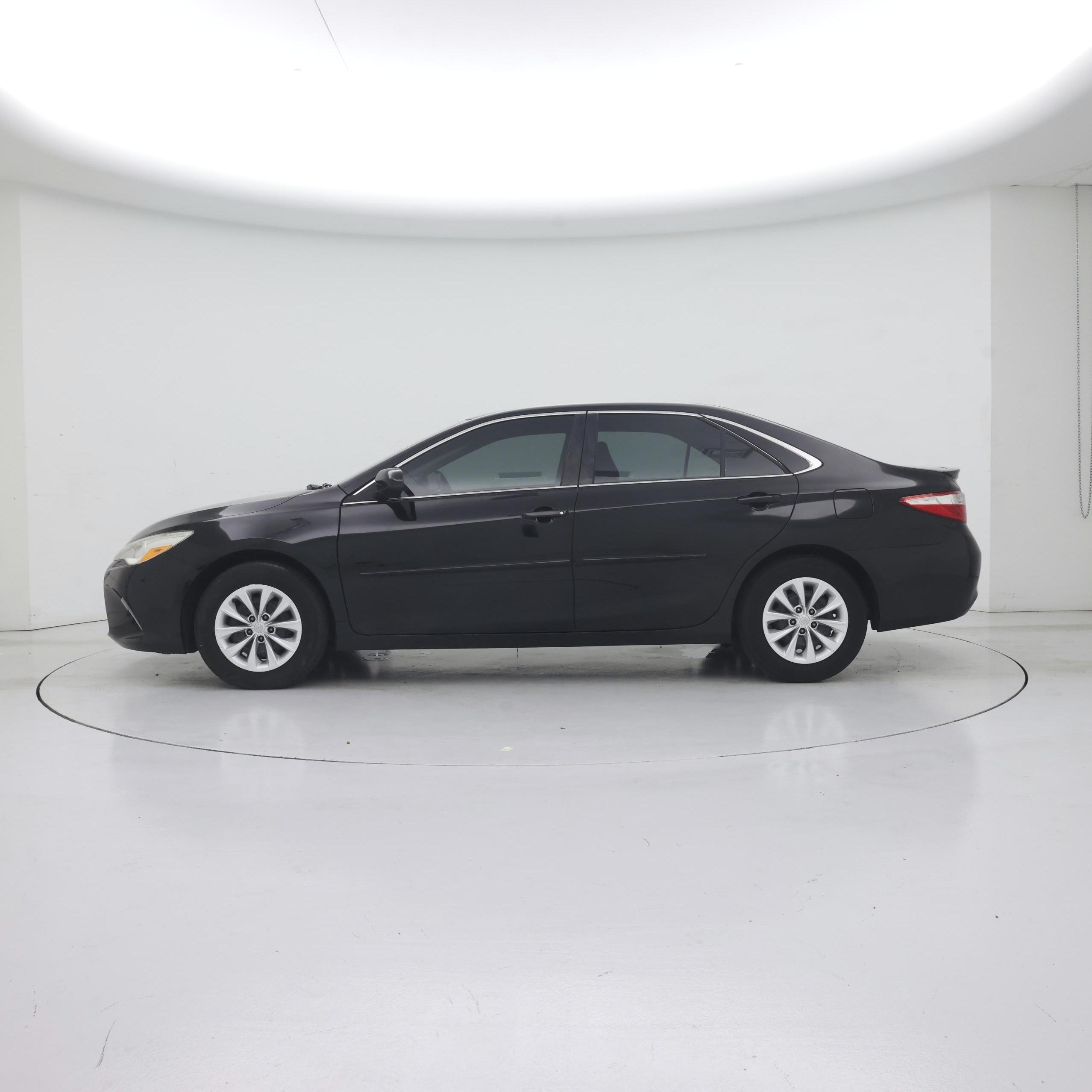 Thumbnail: 2017 Toyota Camry - 3