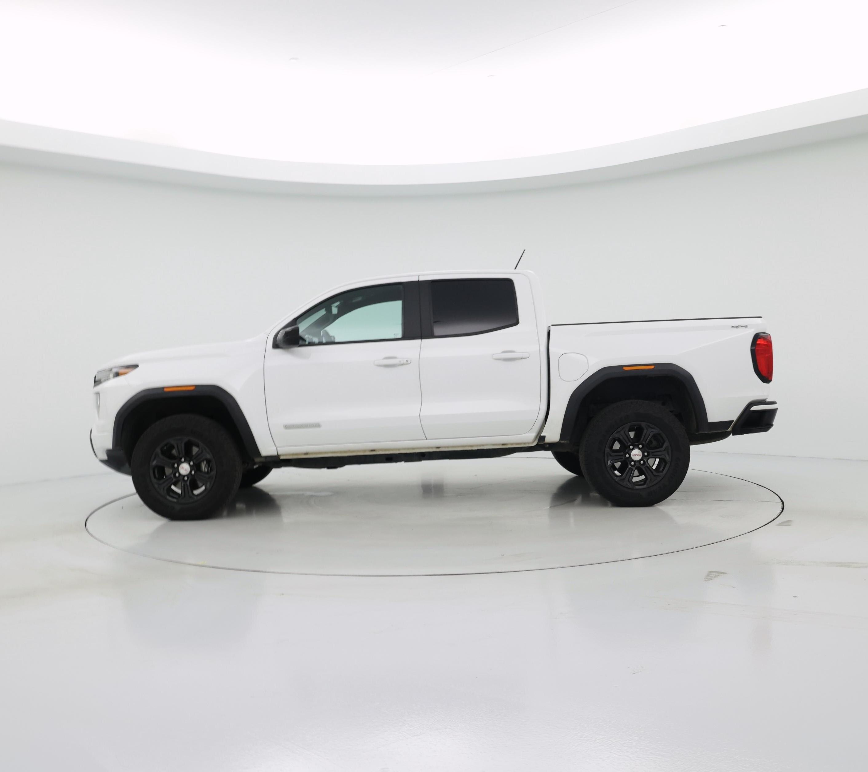 Thumbnail: 2023 GMC Canyon - 3