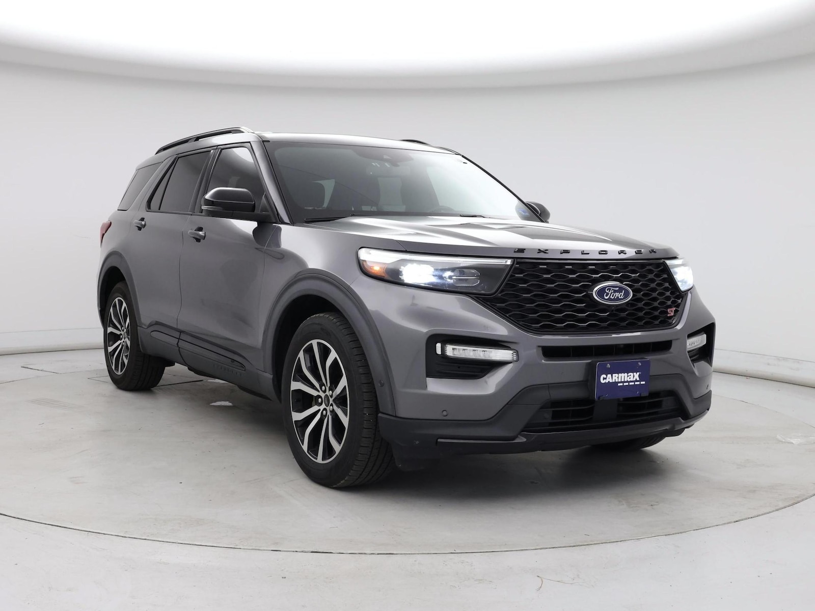 2021 Ford Explorer ST - Photo 2