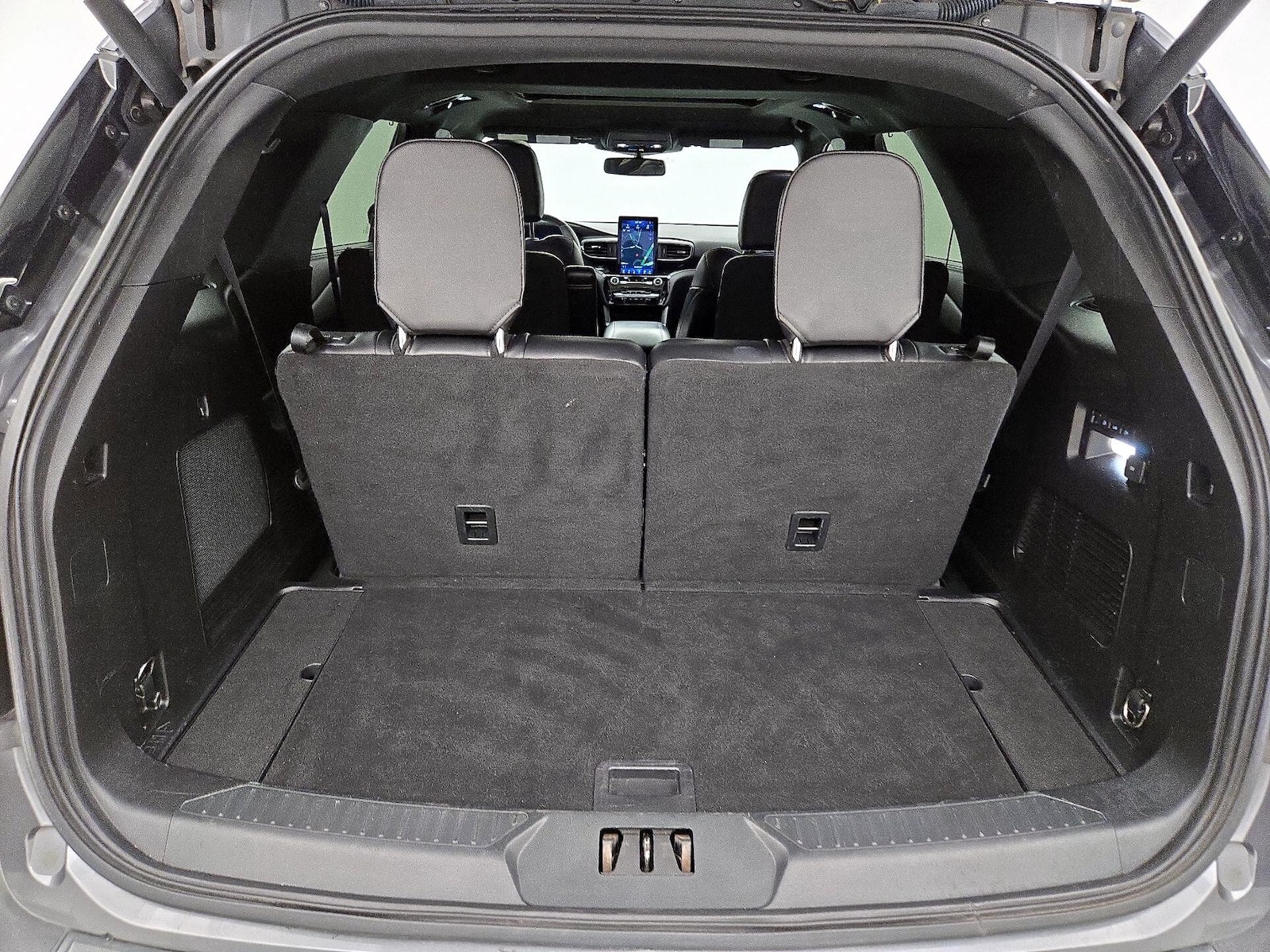 2021 Ford Explorer ST - Photo 24