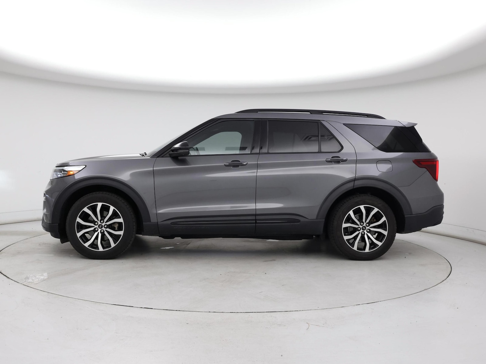 2021 Ford Explorer ST - Photo 4