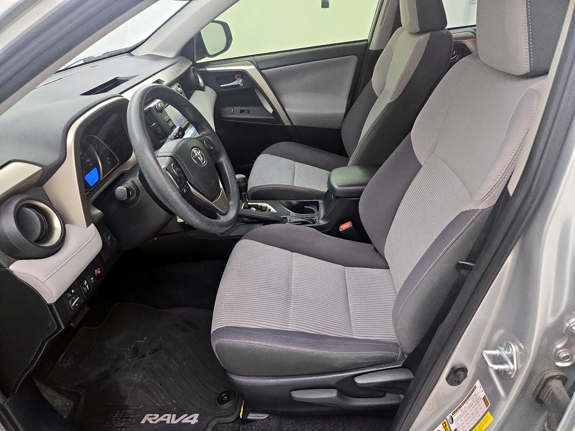 Thumbnail: 2015 Toyota RAV4 - 12
