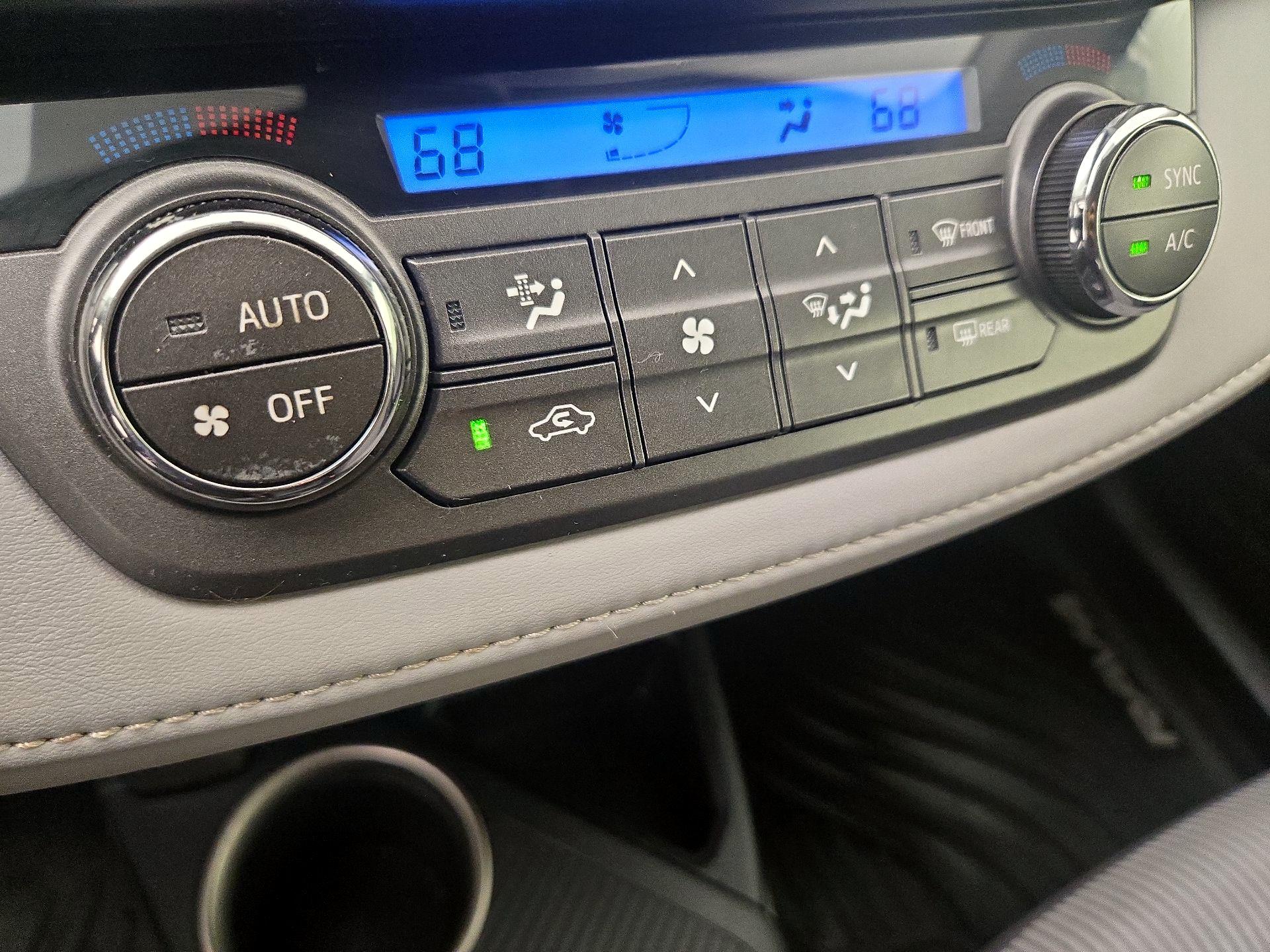 Thumbnail: 2015 Toyota RAV4 - 16
