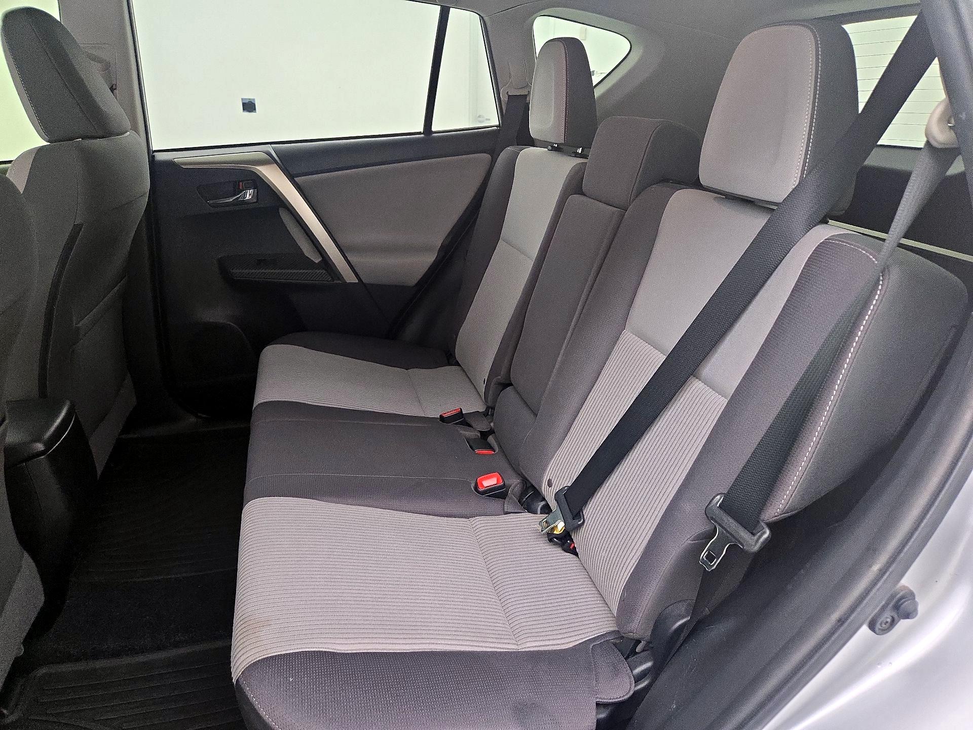 Thumbnail: 2015 Toyota RAV4 - 20