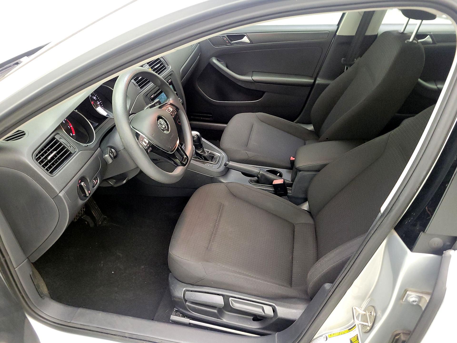 Thumbnail: 2015 Volkswagen Jetta - 11