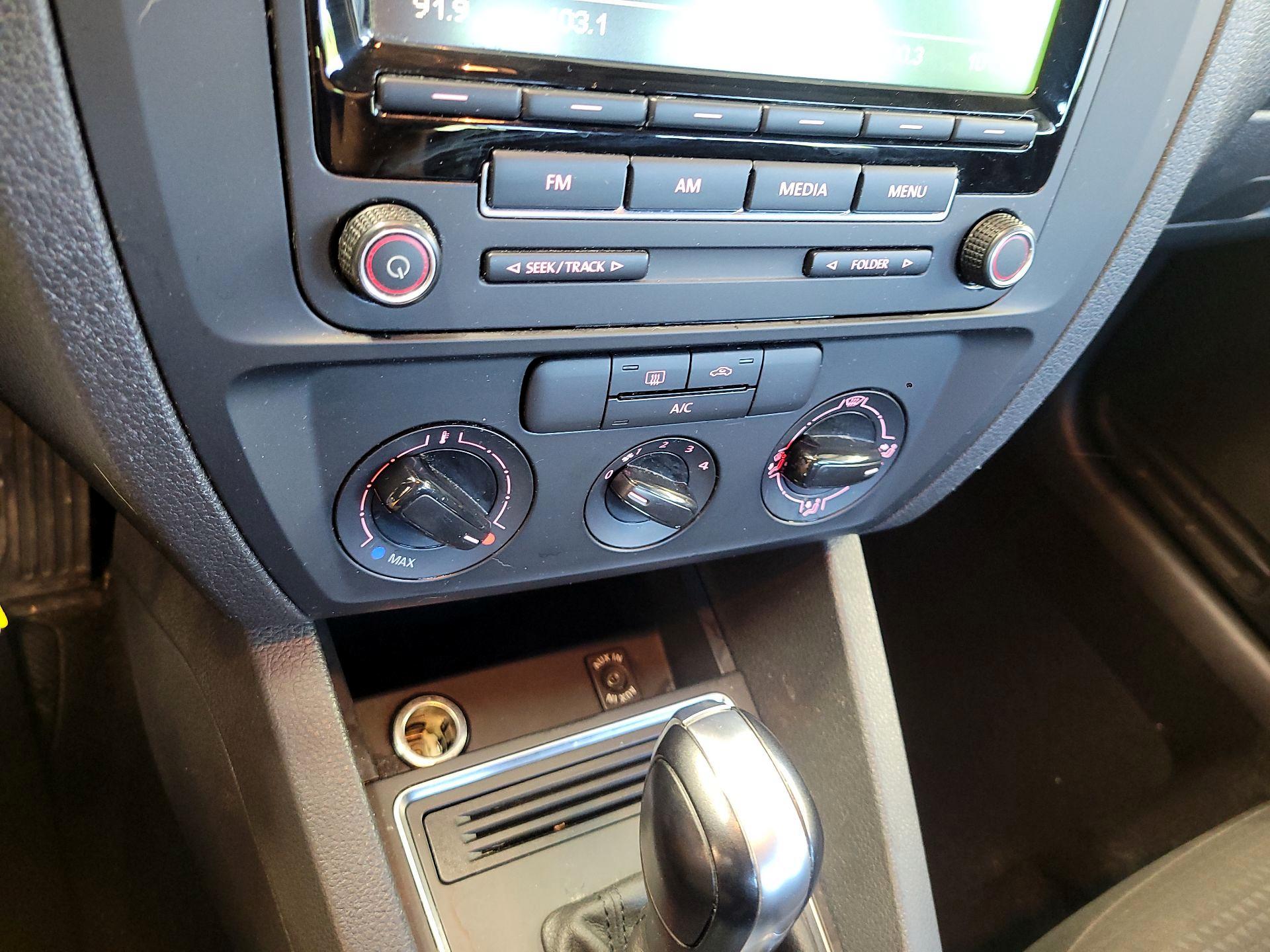 Thumbnail: 2015 Volkswagen Jetta - 15