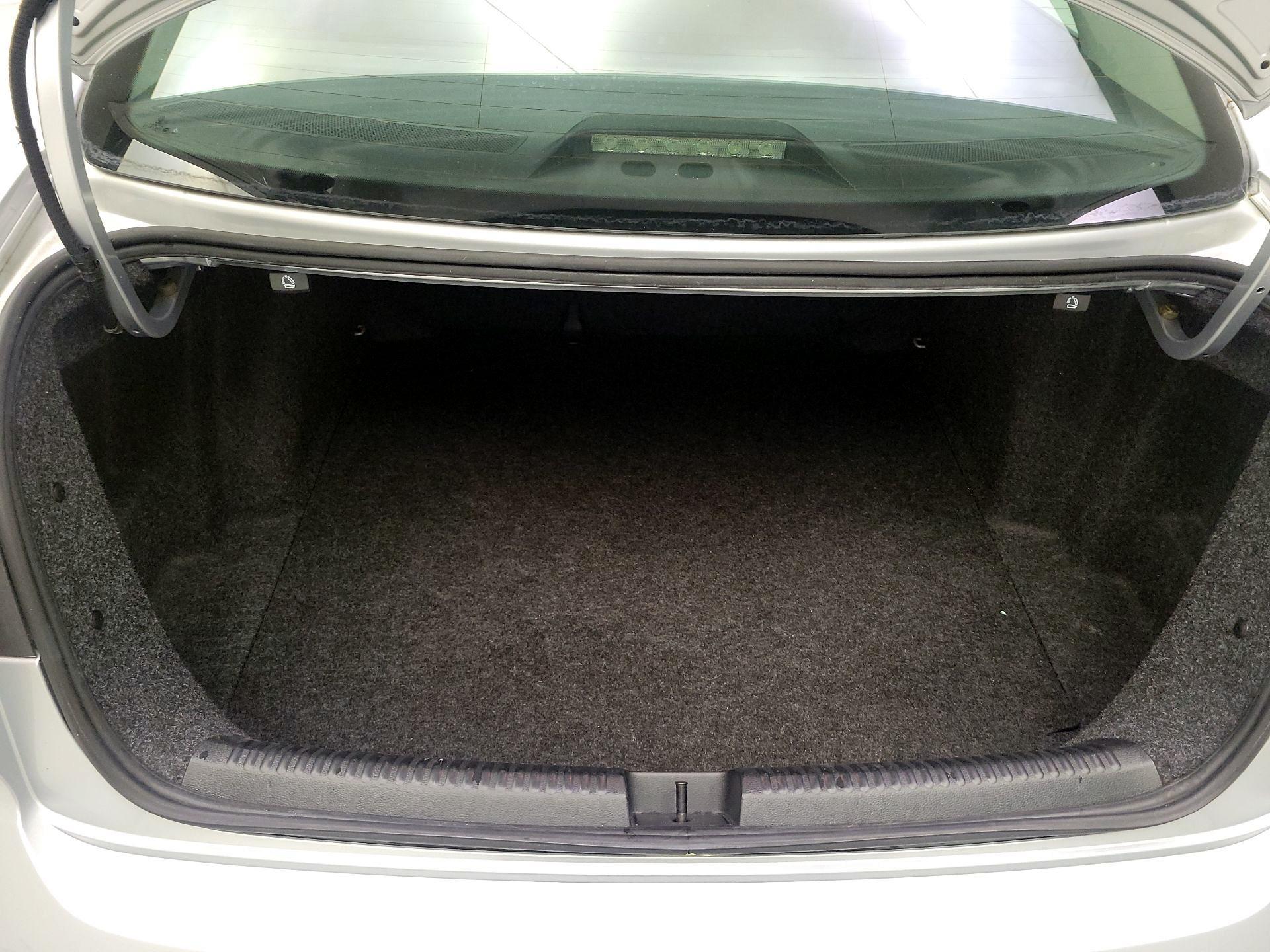 Thumbnail: 2015 Volkswagen Jetta - 19