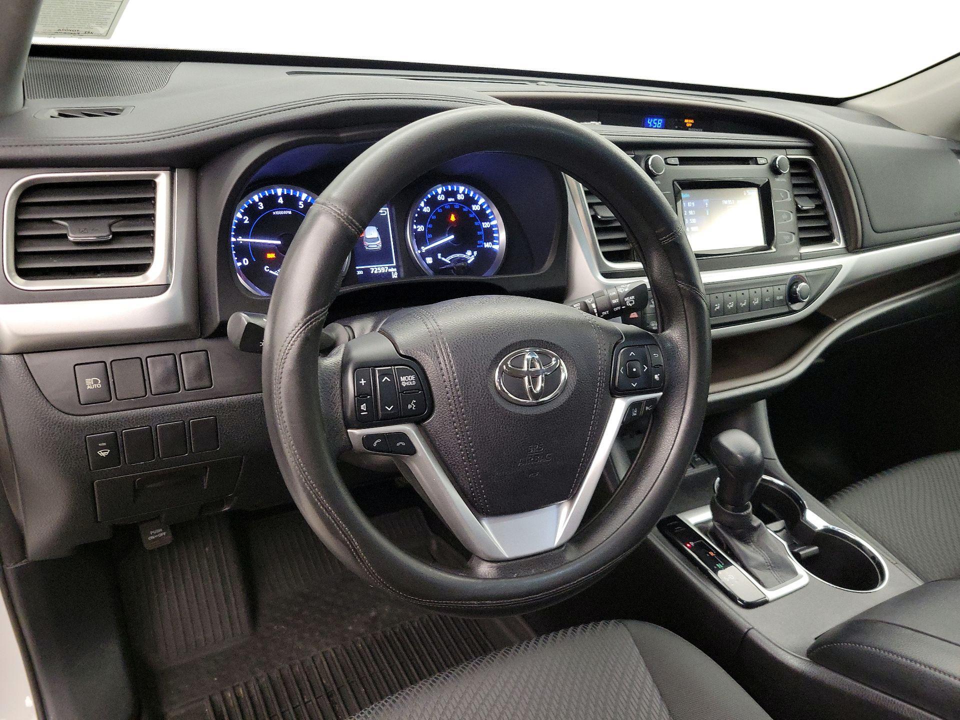 Thumbnail: 2017 Toyota Highlander - 9
