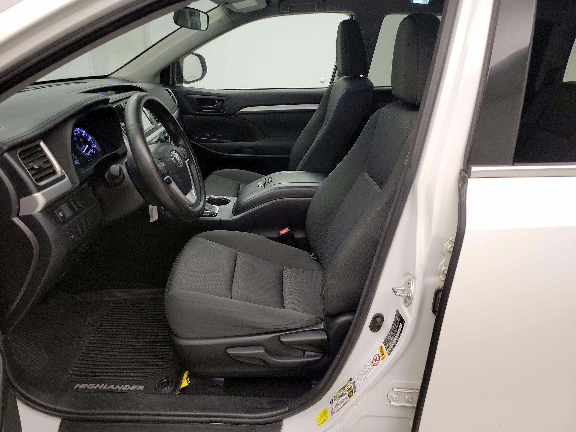 Thumbnail: 2017 Toyota Highlander - 11