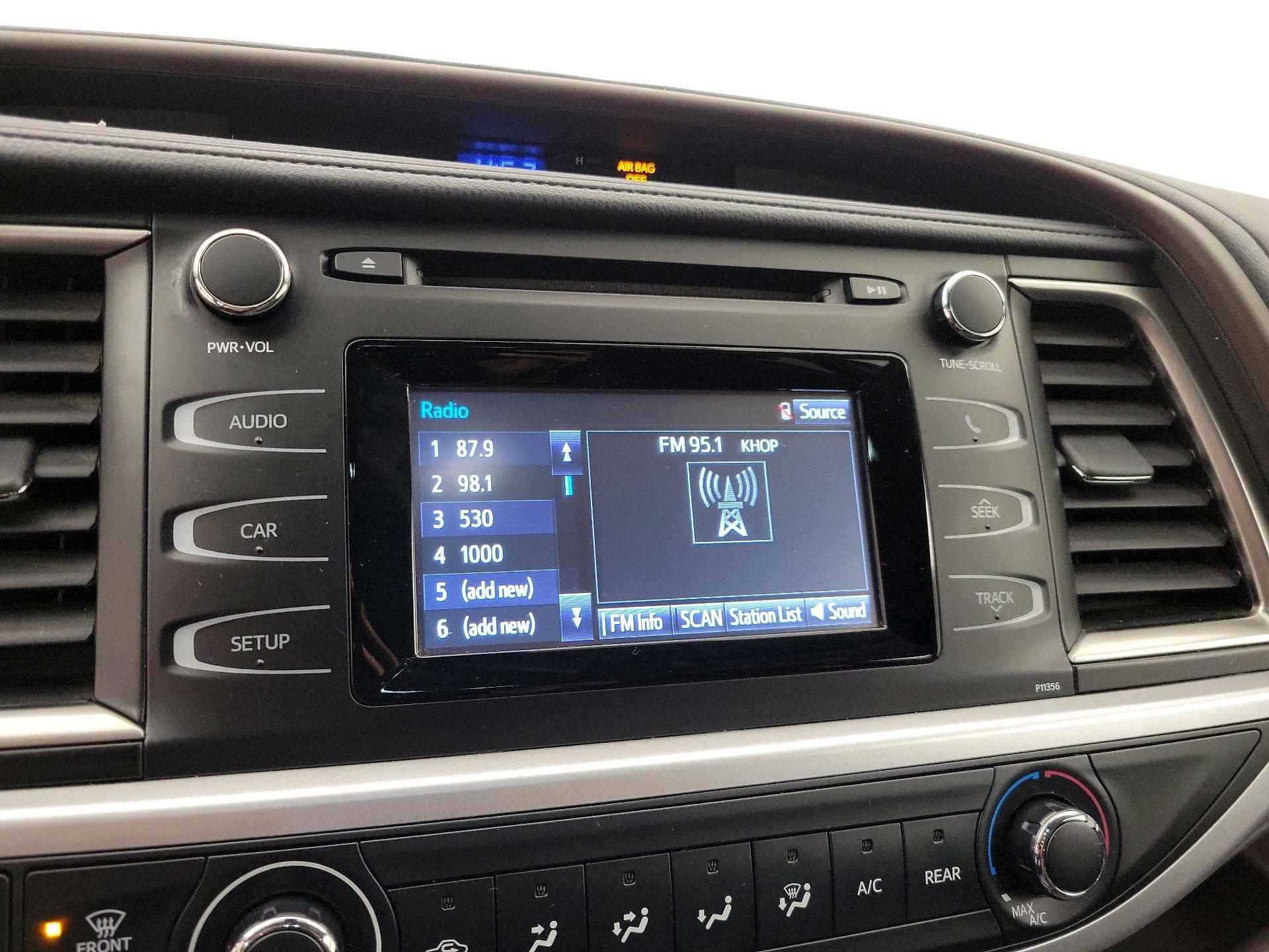 Thumbnail: 2017 Toyota Highlander - 15