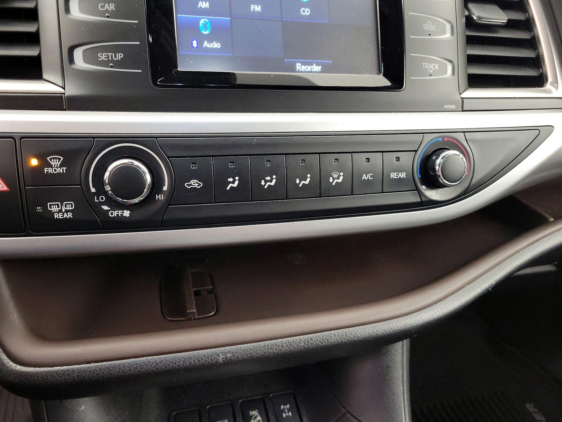 Thumbnail: 2017 Toyota Highlander - 16
