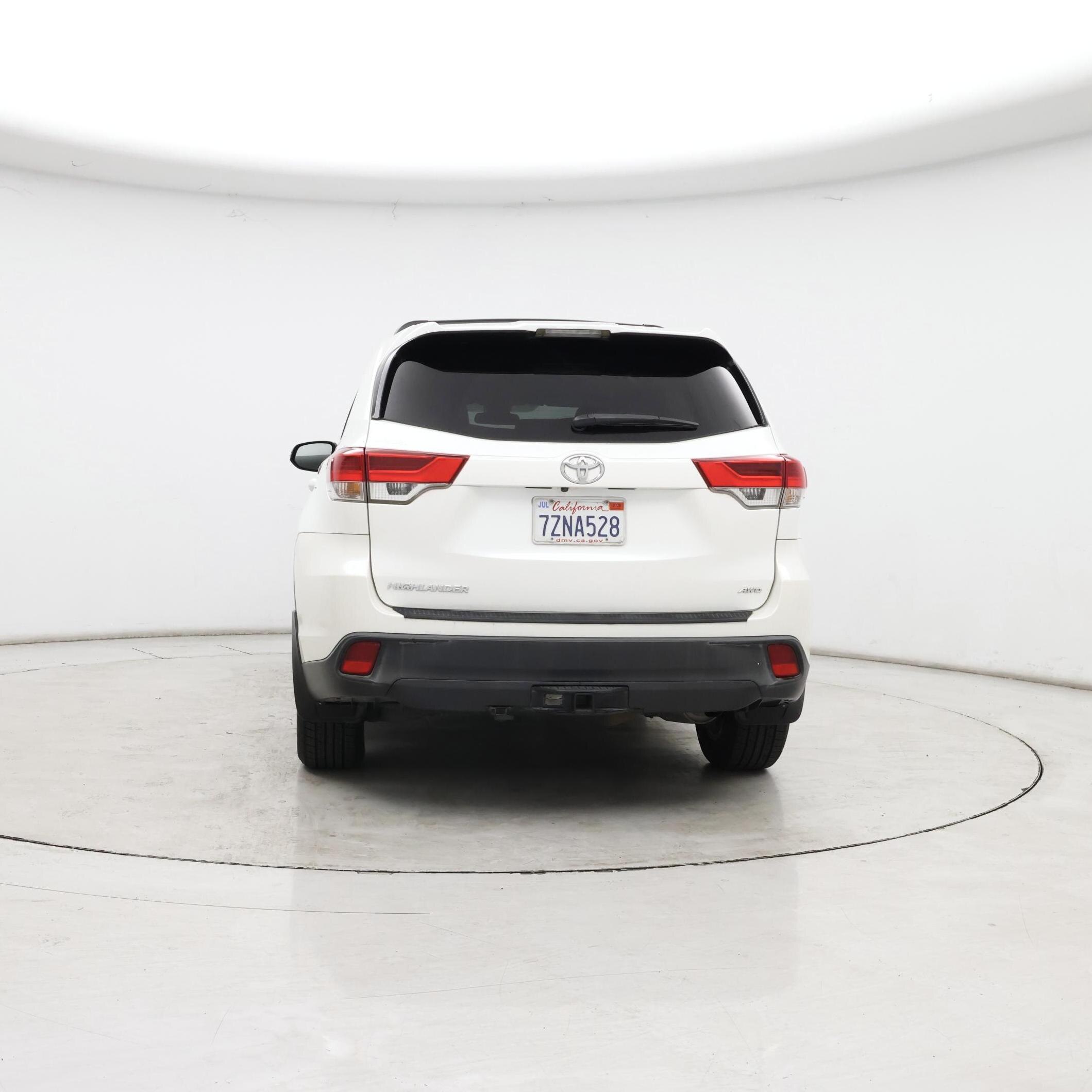 Thumbnail: 2017 Toyota Highlander - 6