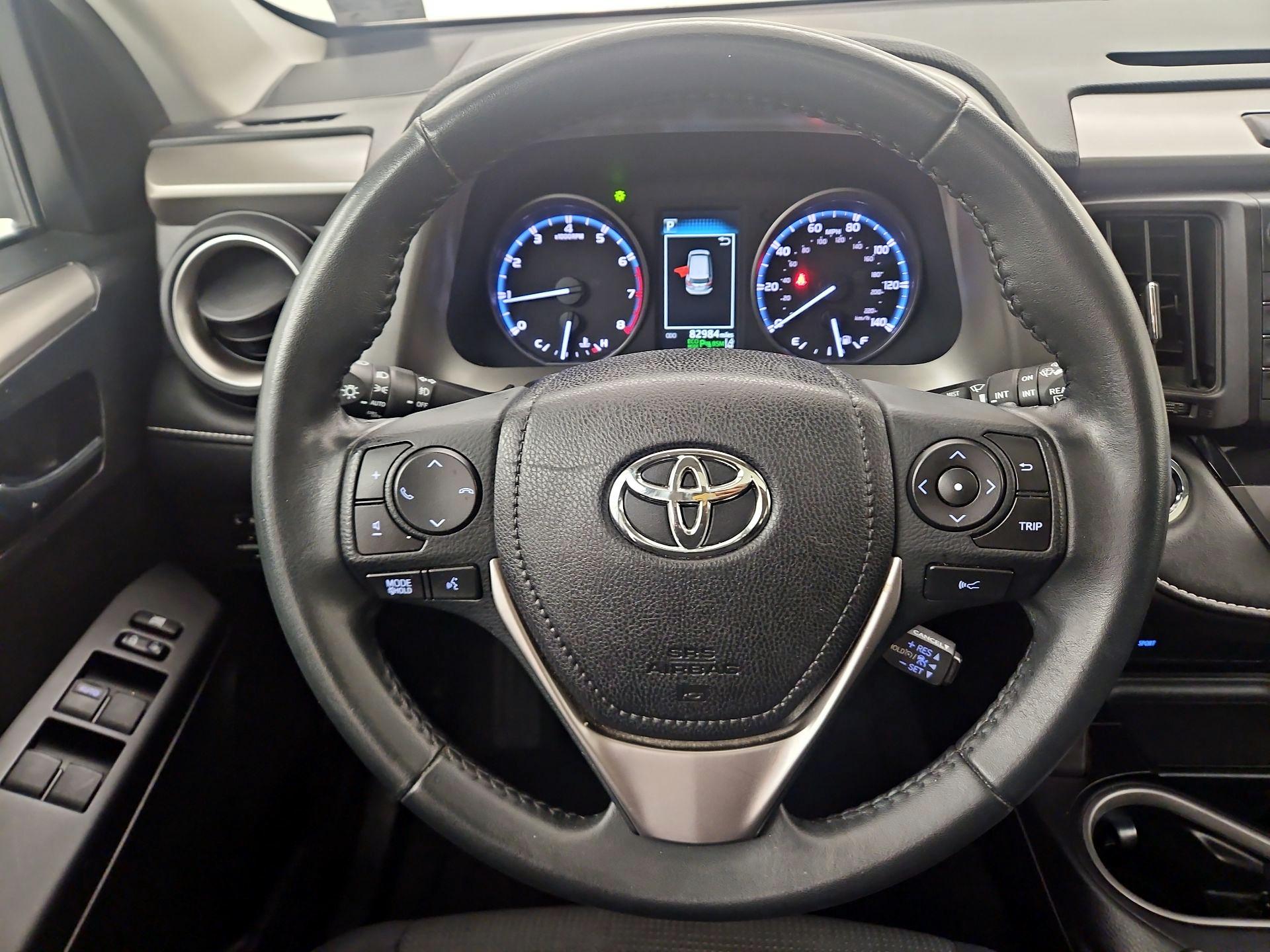 Thumbnail: 2017 Toyota RAV4 - 10