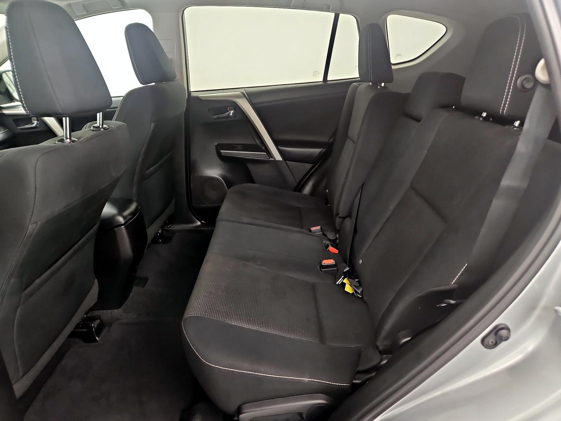 Thumbnail: 2017 Toyota RAV4 - 20