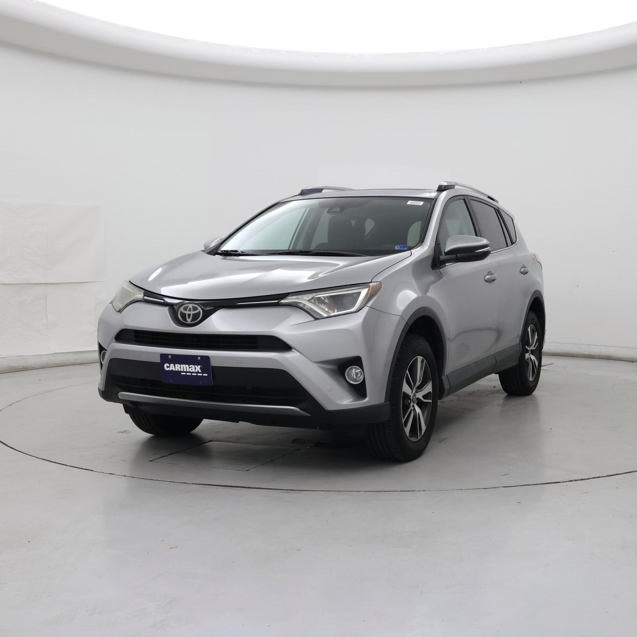 Thumbnail: 2017 Toyota RAV4 - 4