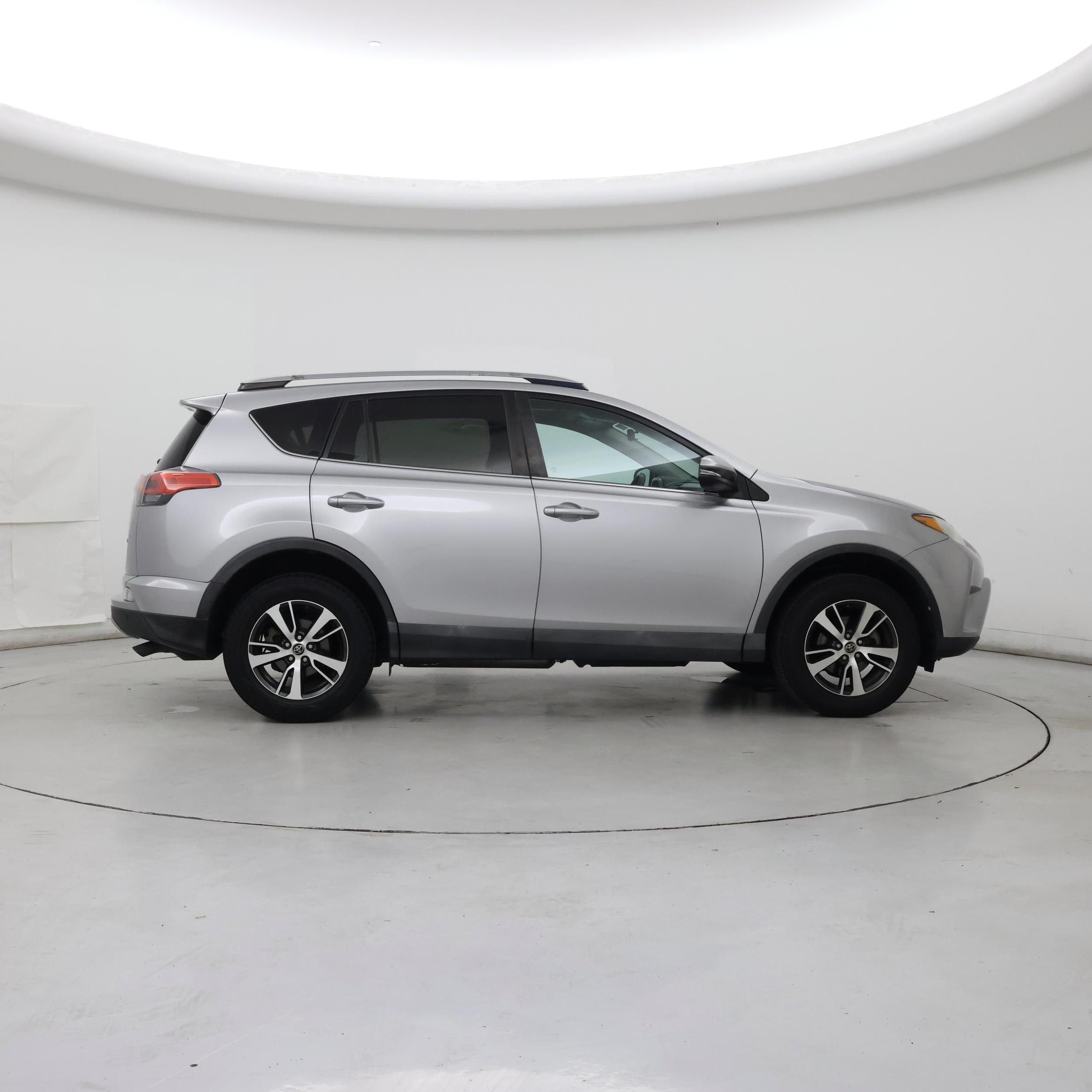 Thumbnail: 2017 Toyota RAV4 - 7