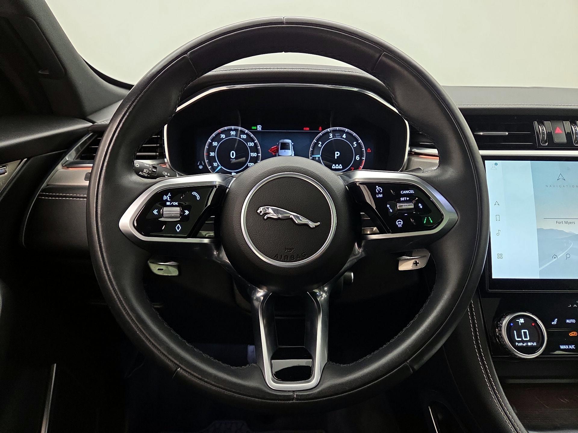 Thumbnail: 2024 Jaguar F-Pace - 10