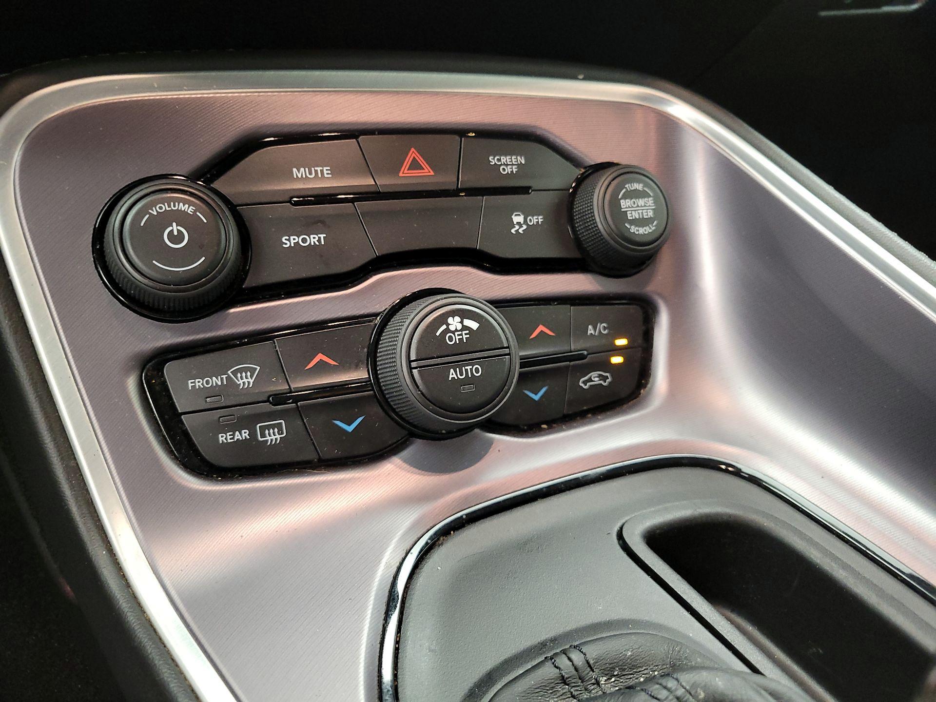 Thumbnail: 2019 Dodge Challenger - 16