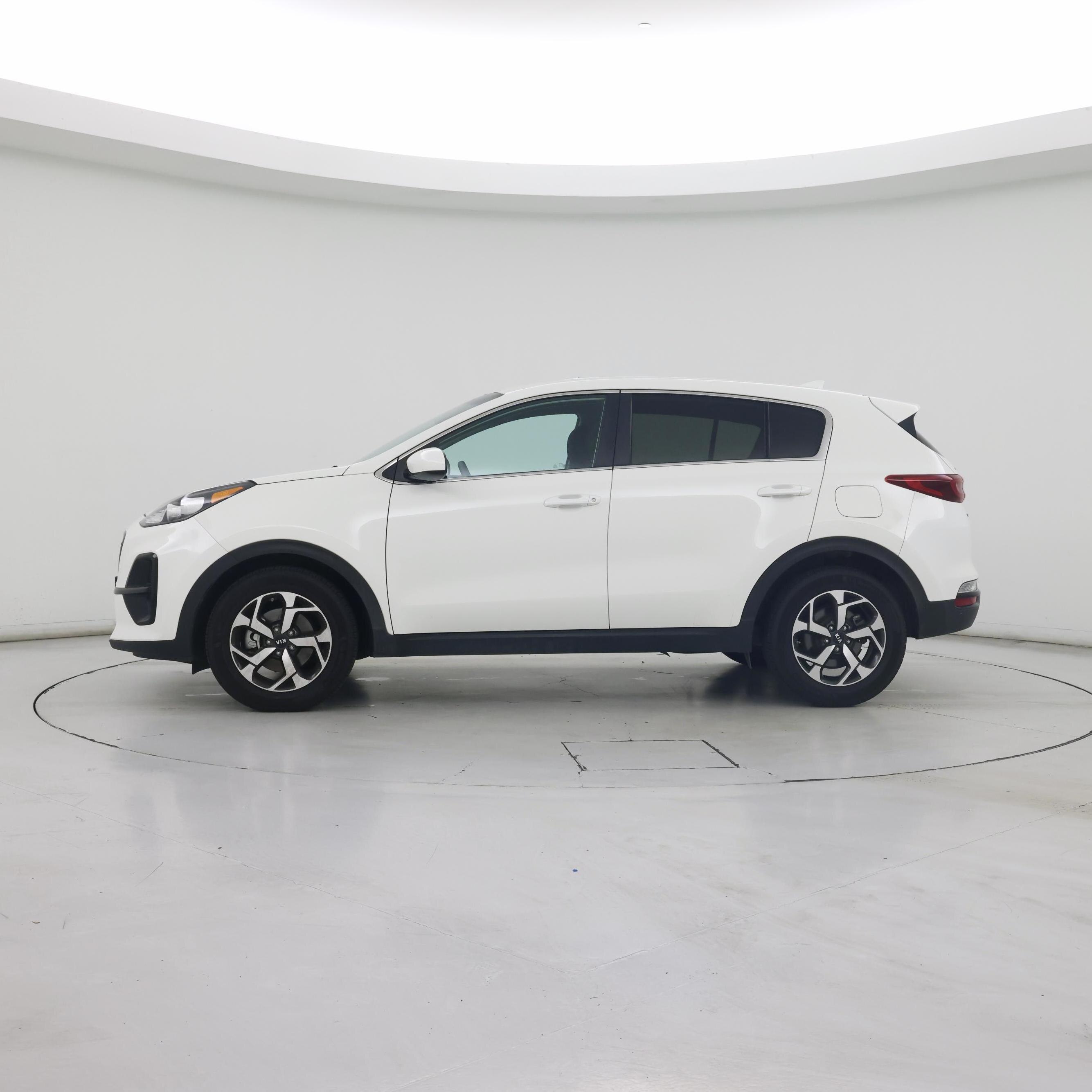 Thumbnail: 2020 Kia Sportage - 3