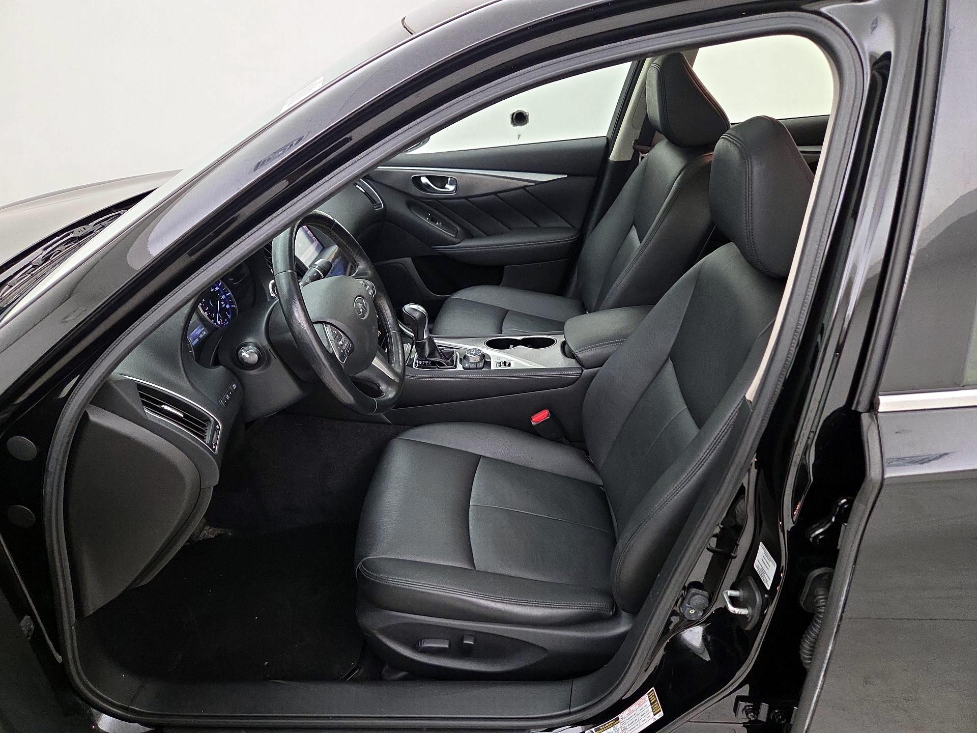 Thumbnail: 2015 INFINITI Q50 - 11