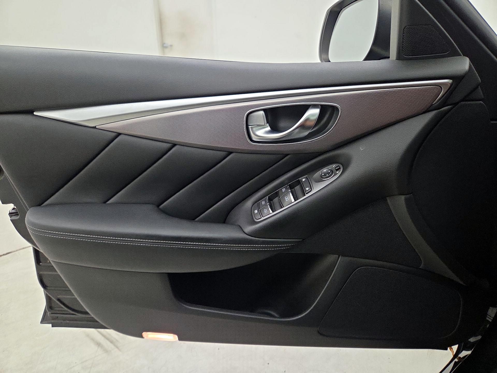Thumbnail: 2015 INFINITI Q50 - 12