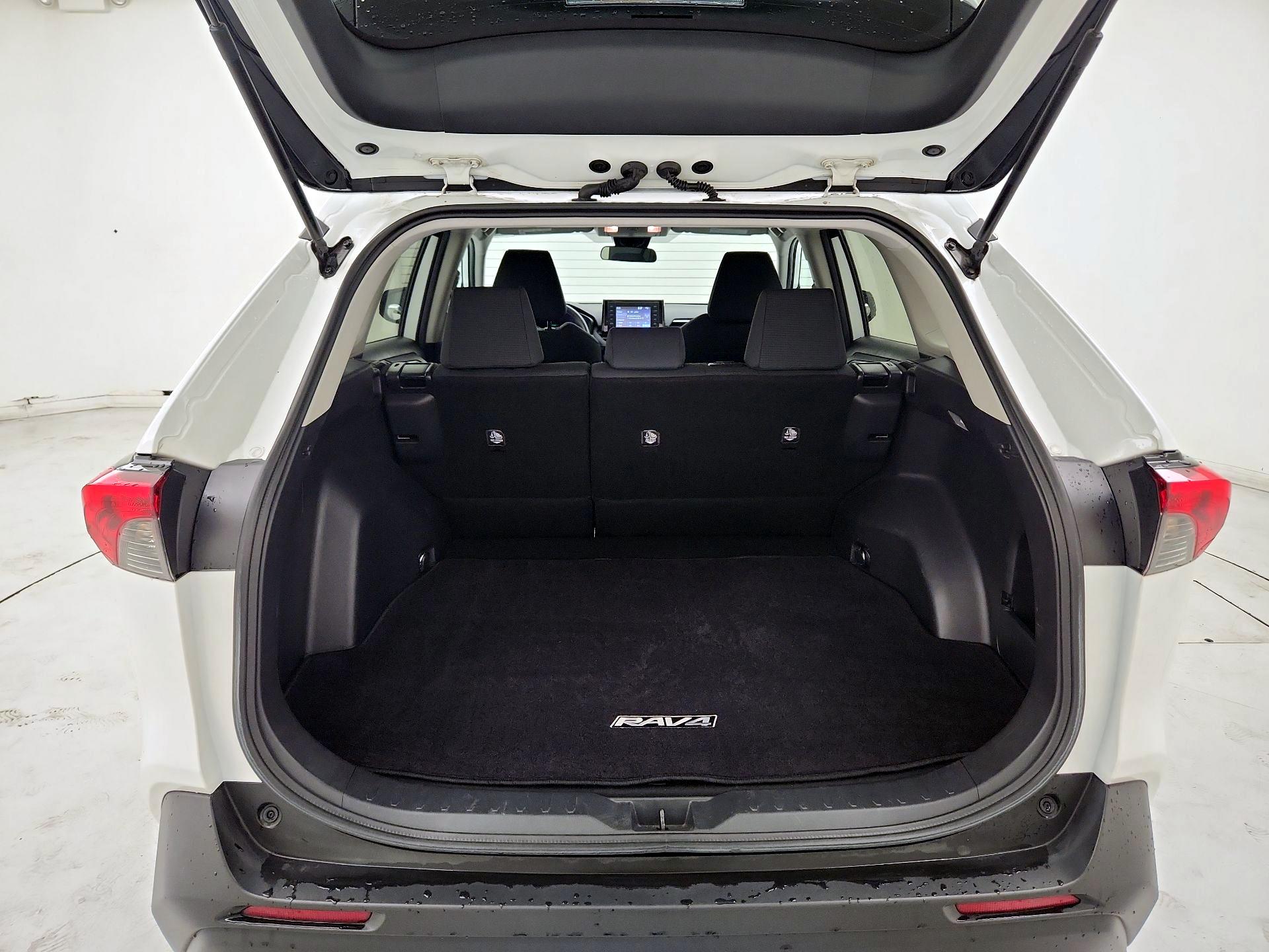 Thumbnail: 2021 Toyota RAV4 - 20