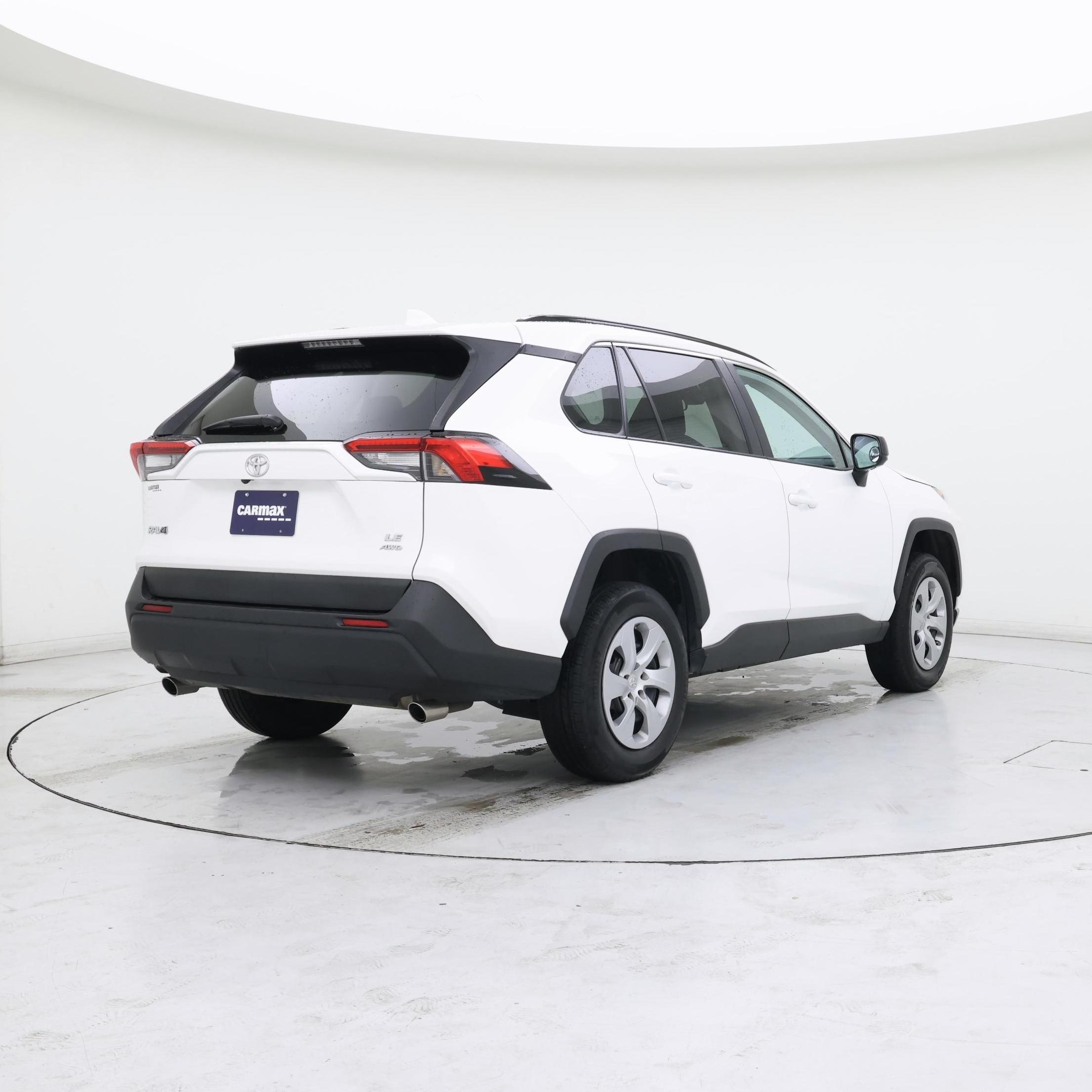 Thumbnail: 2021 Toyota RAV4 - 8