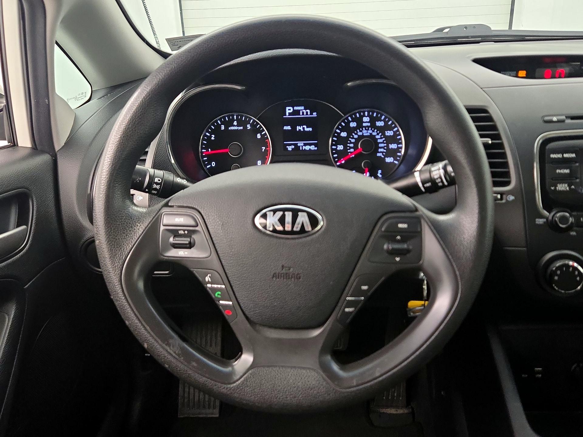 Thumbnail: 2017 Kia Forte - 10