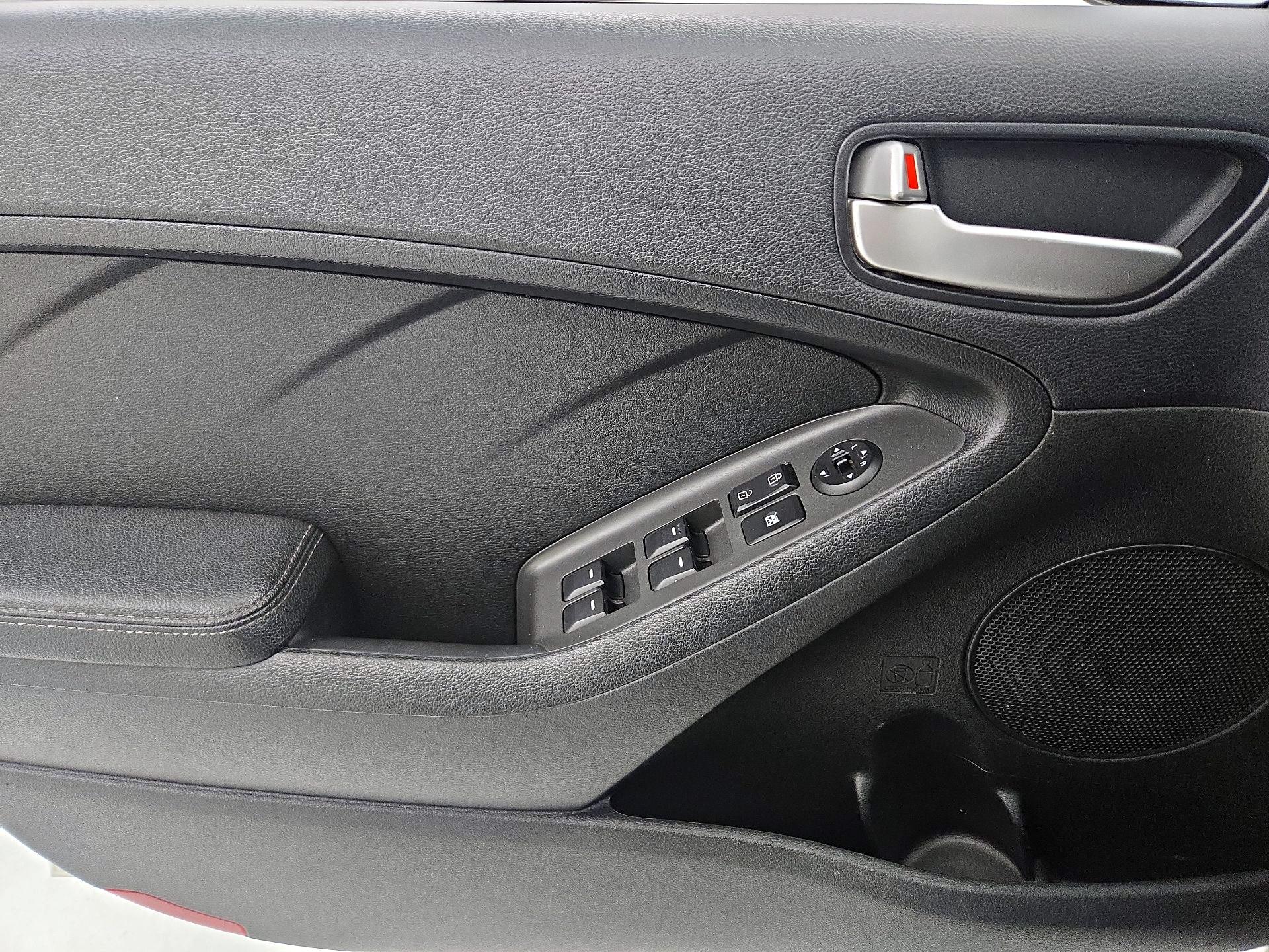 Thumbnail: 2017 Kia Forte - 12