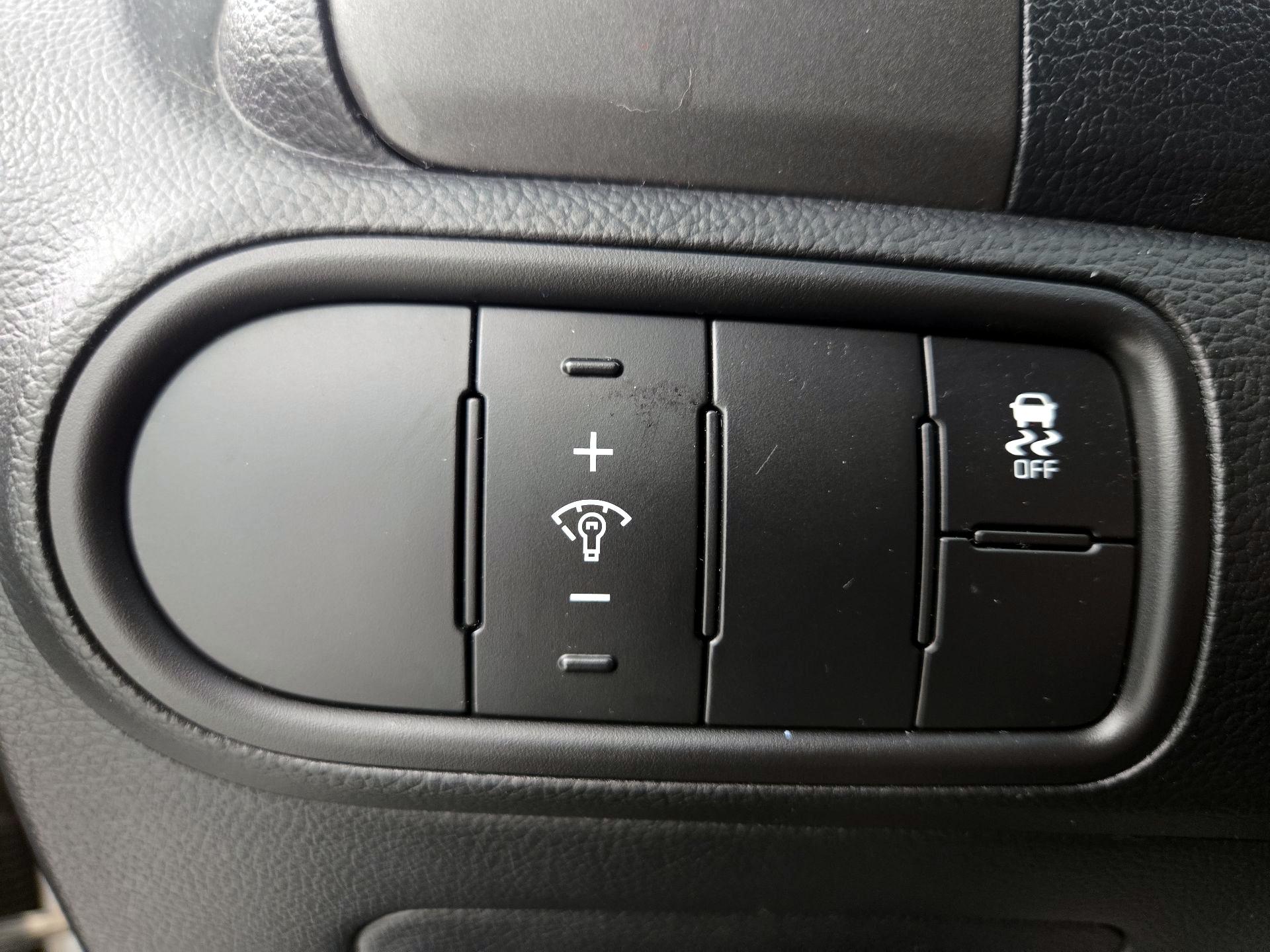 Thumbnail: 2017 Kia Forte - 13