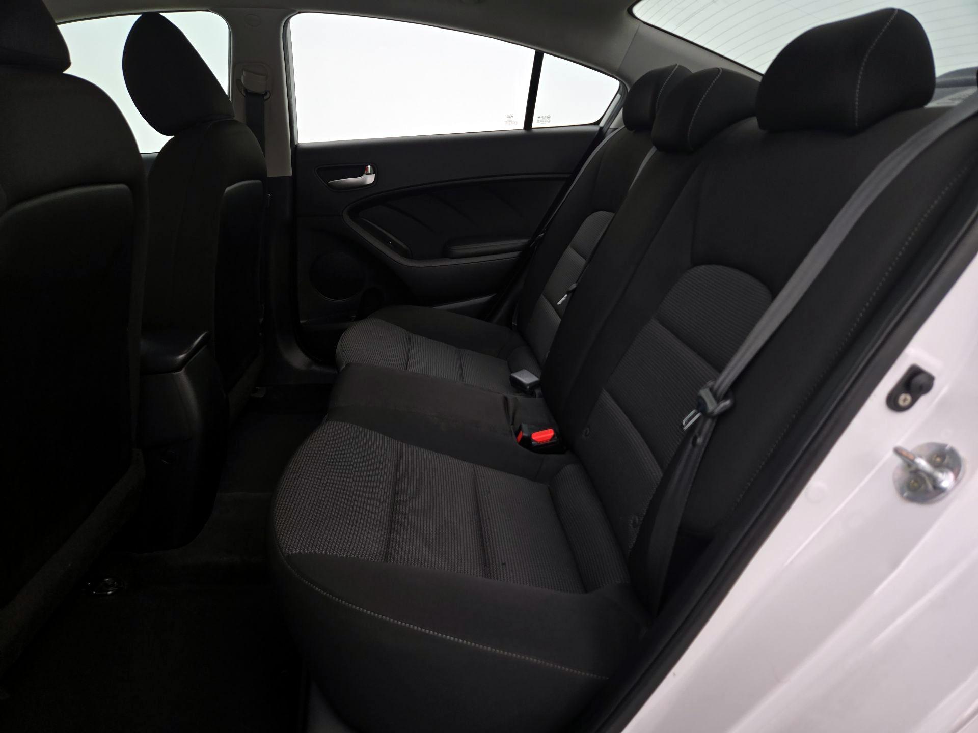 Thumbnail: 2017 Kia Forte - 18