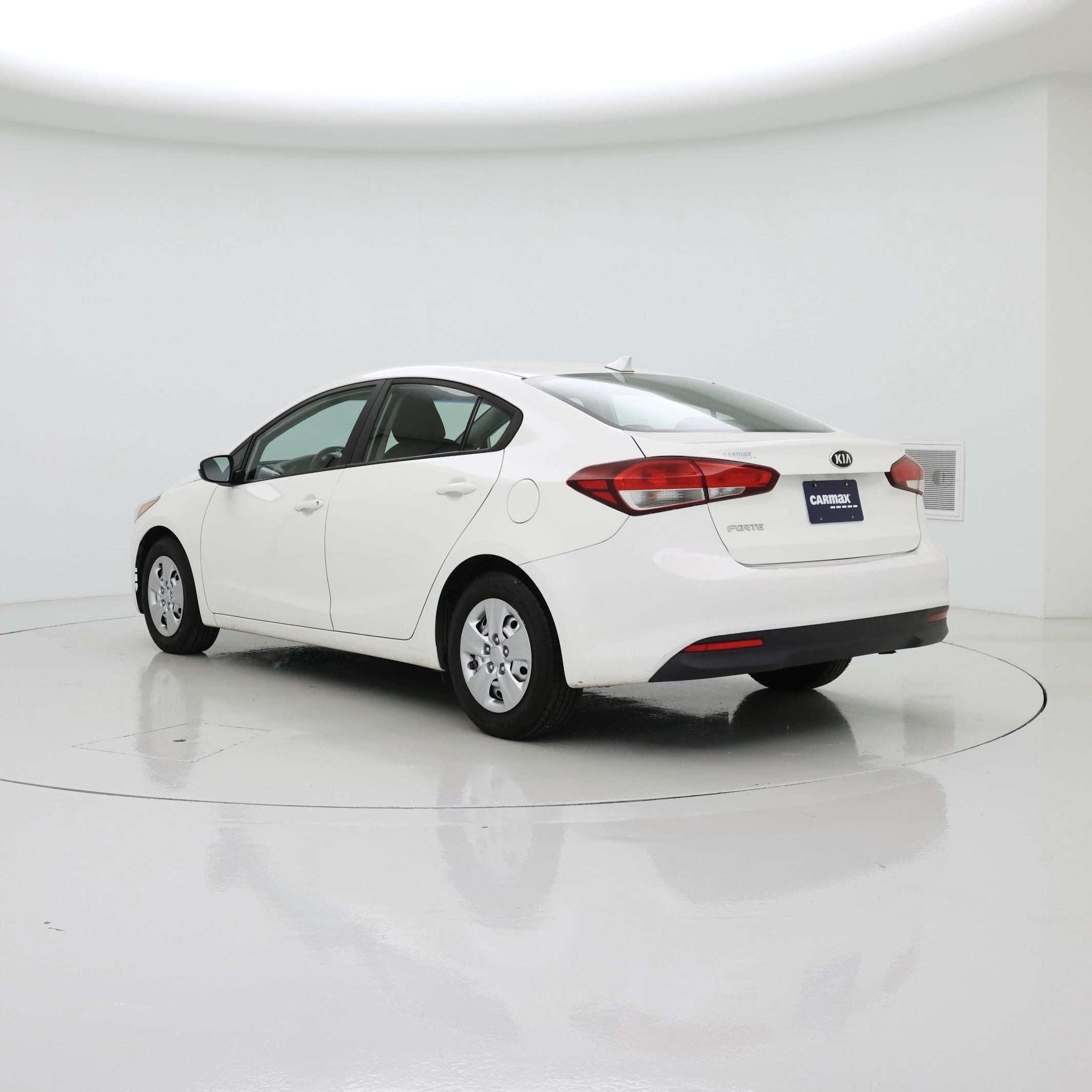 Thumbnail: 2017 Kia Forte - 2