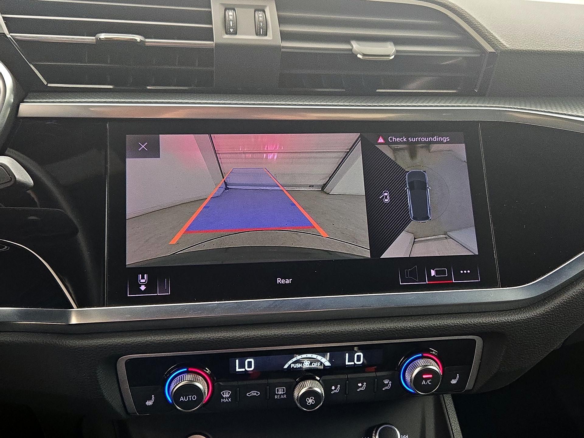 Thumbnail: 2019 Audi Q3 - 14
