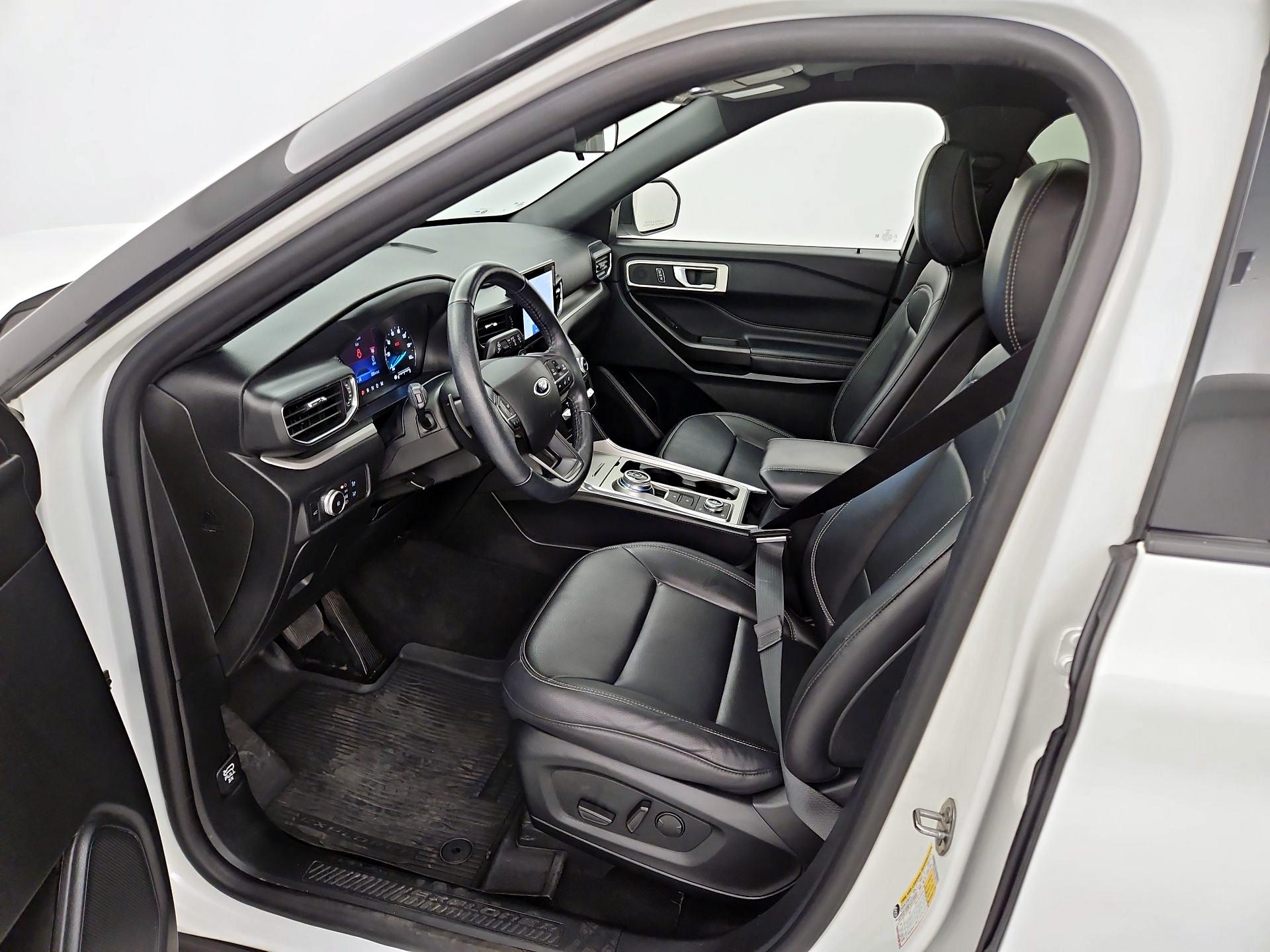 Thumbnail: 2020 Ford Explorer - 11