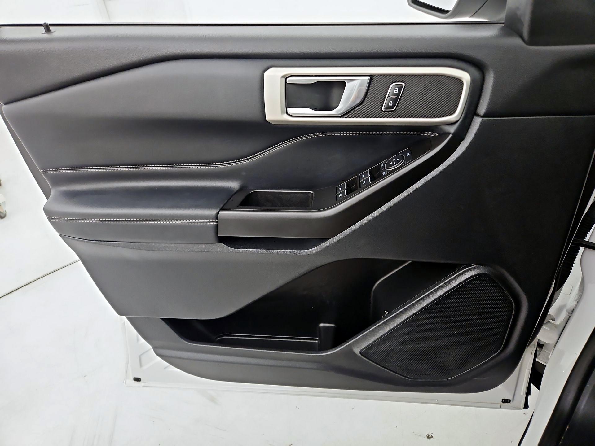 Thumbnail: 2020 Ford Explorer - 12