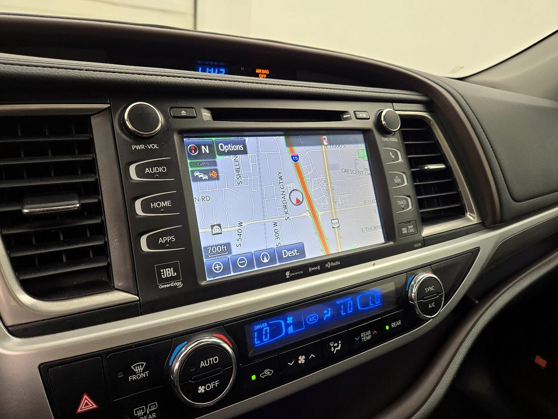 Thumbnail: 2019 Toyota Highlander - 14