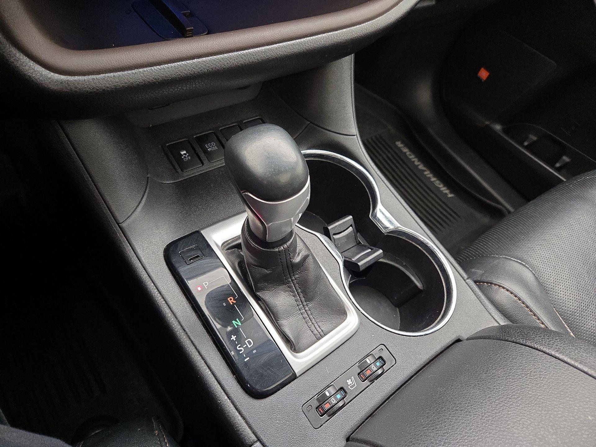 Thumbnail: 2019 Toyota Highlander - 18