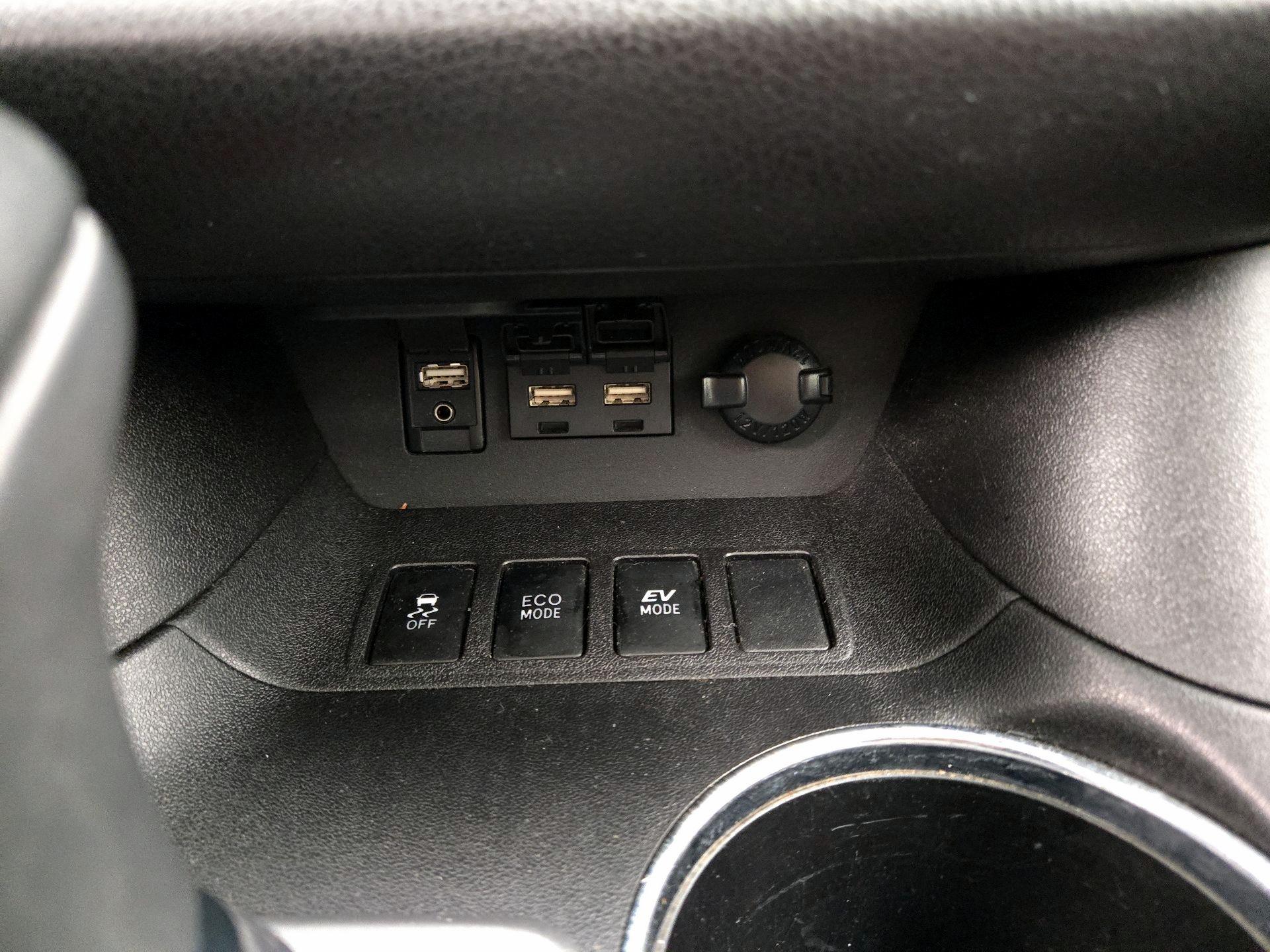 Thumbnail: 2019 Toyota Highlander - 19