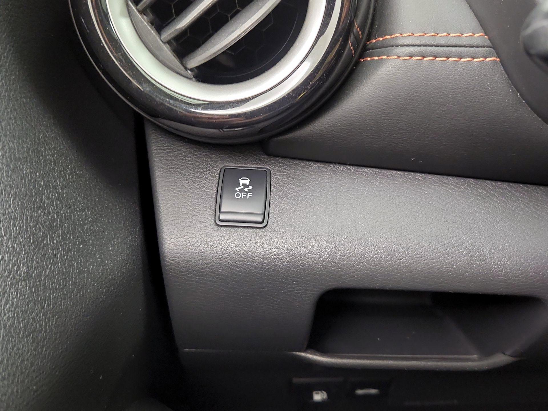 Thumbnail: 2019 Nissan Kicks - 13