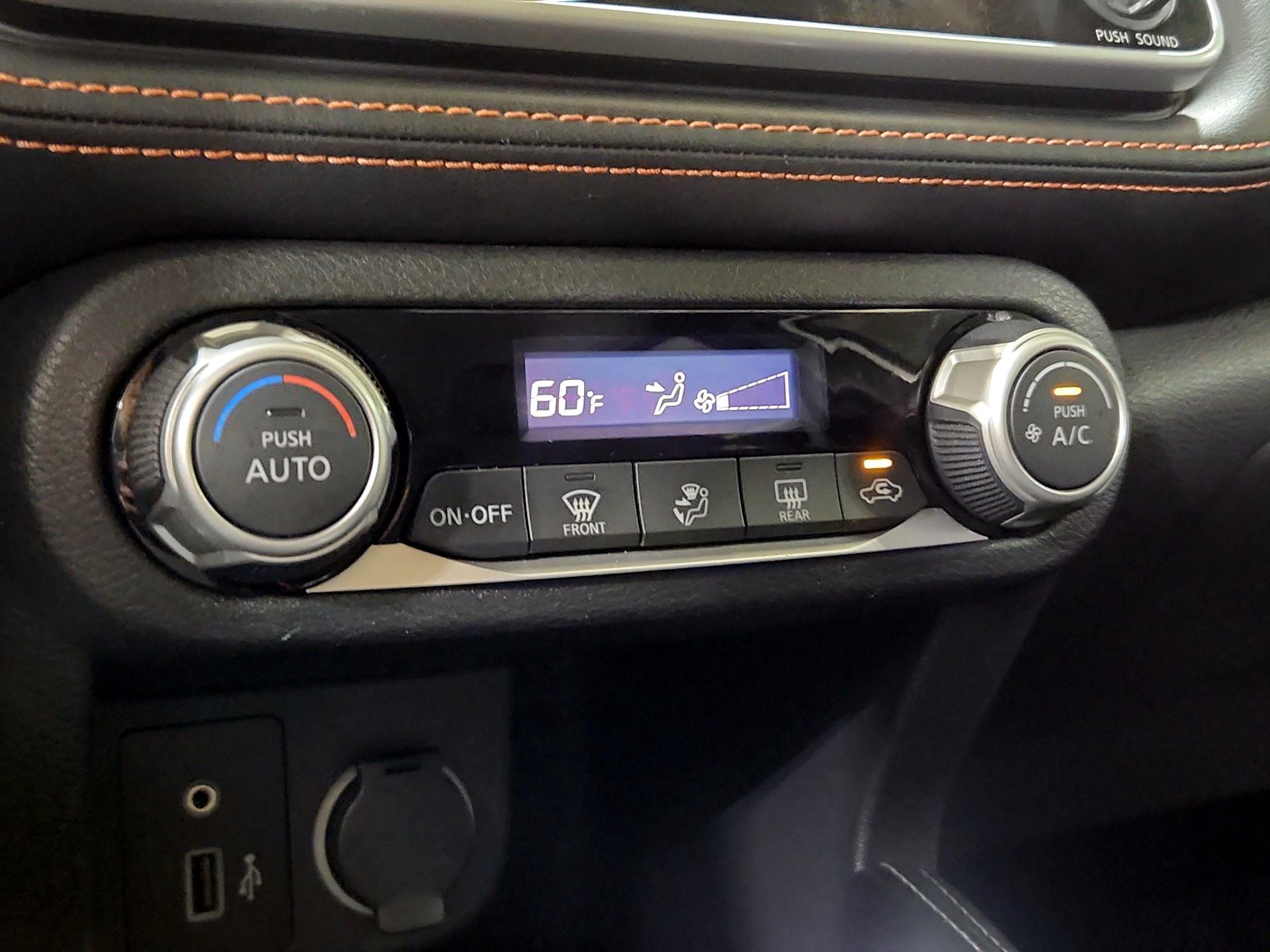 Thumbnail: 2019 Nissan Kicks - 16