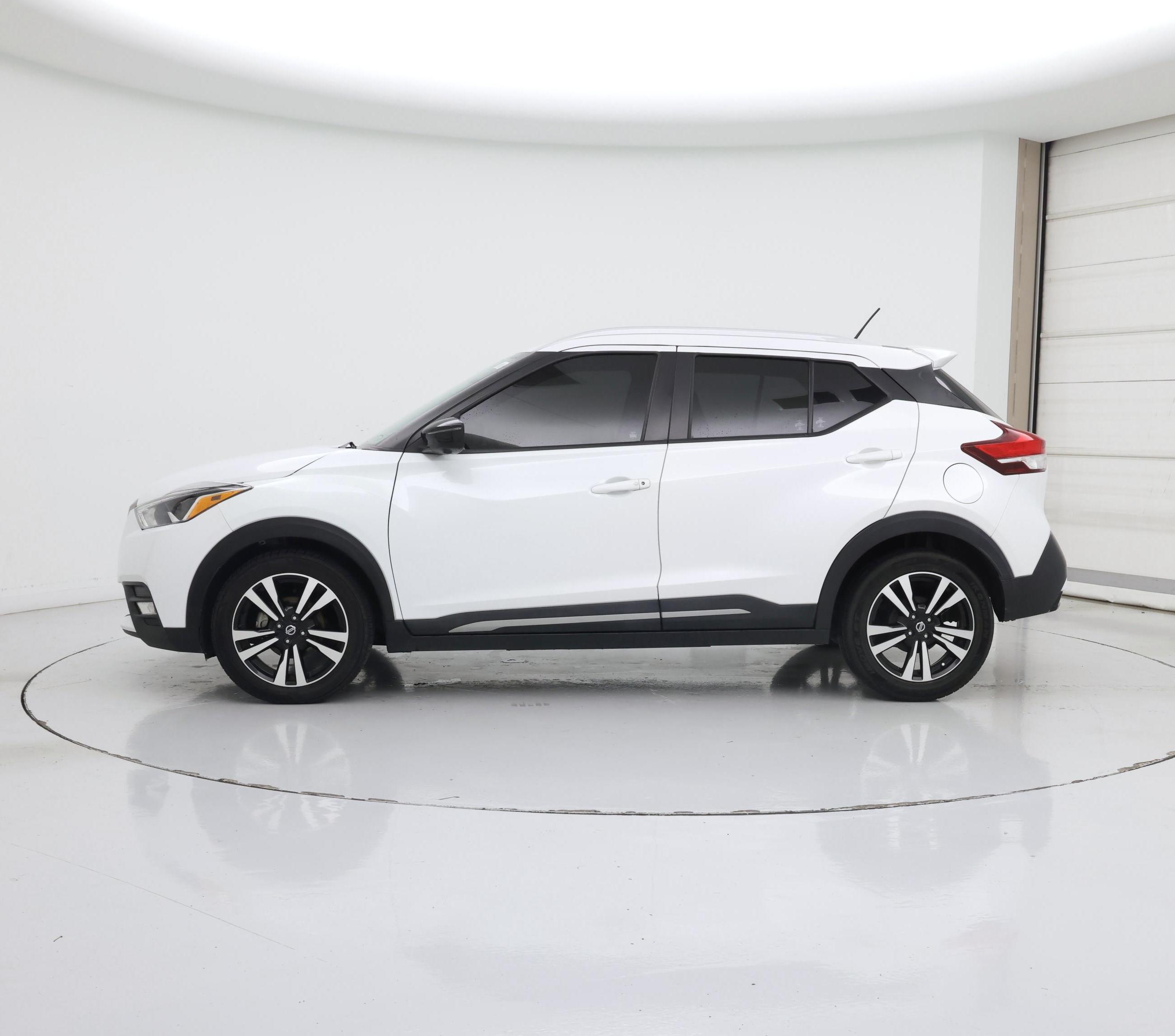 Thumbnail: 2019 Nissan Kicks - 3