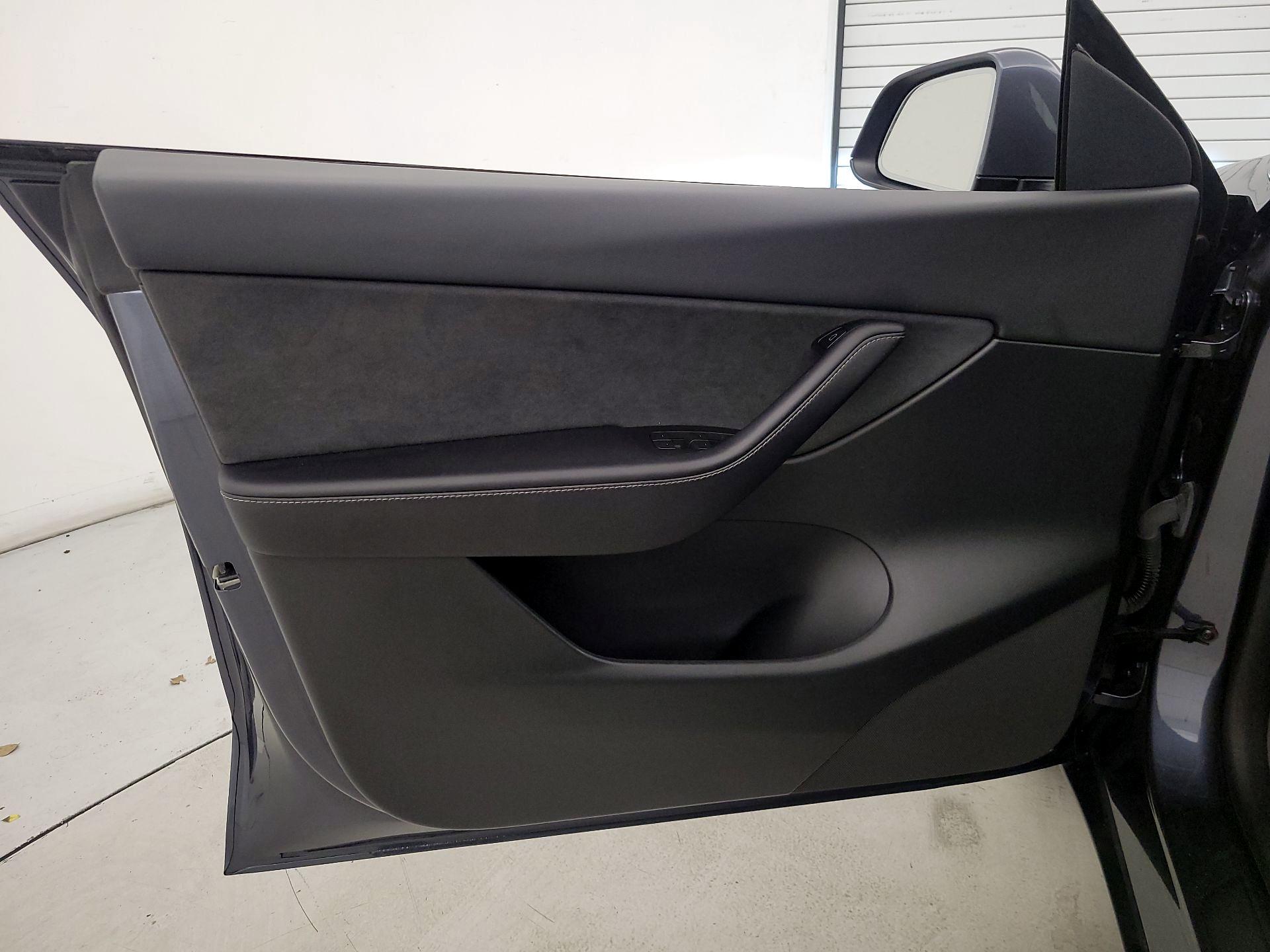 Thumbnail: 2022 Tesla Model Y - 12