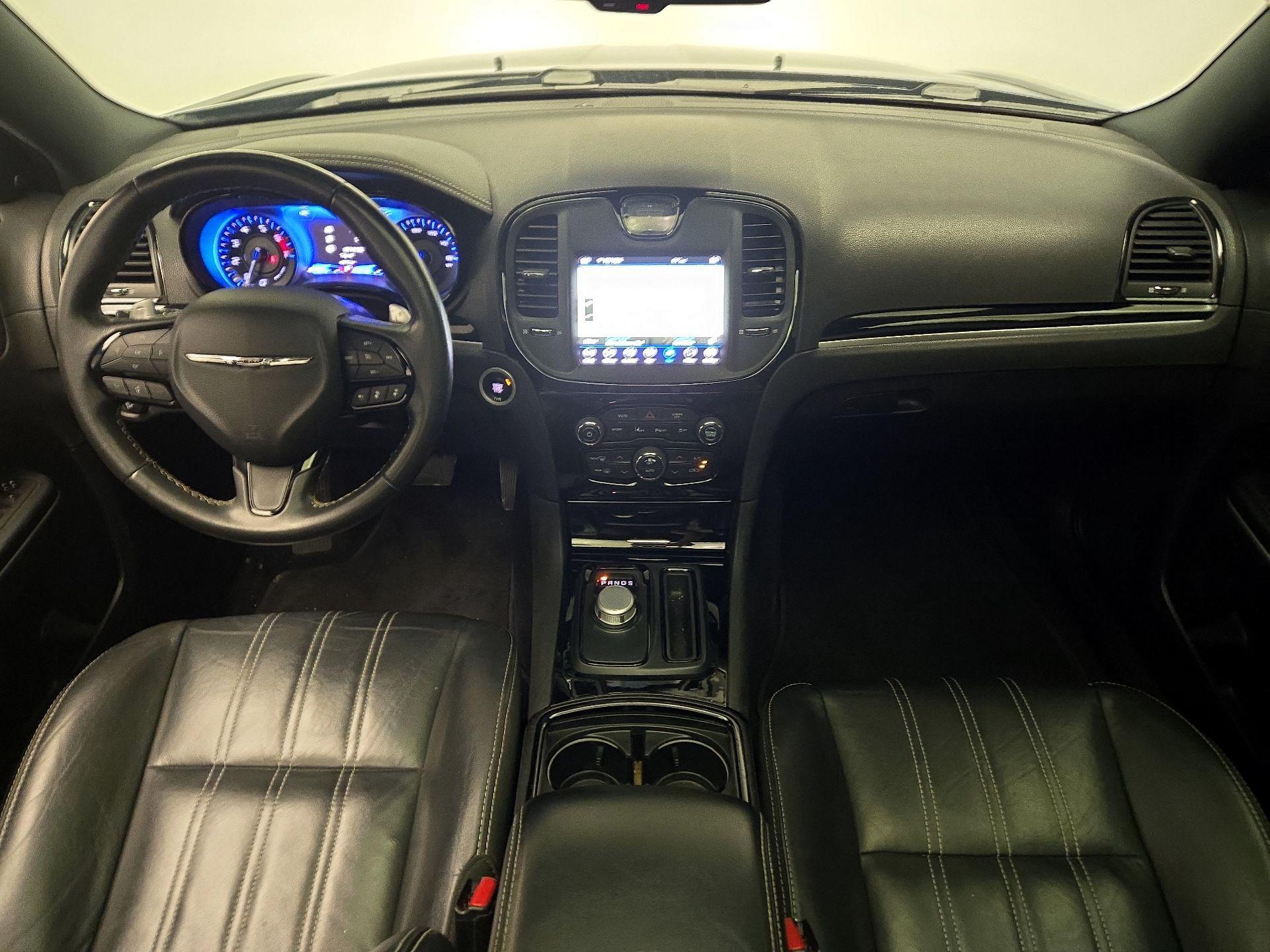 Thumbnail: 2022 Chrysler 300 - 9