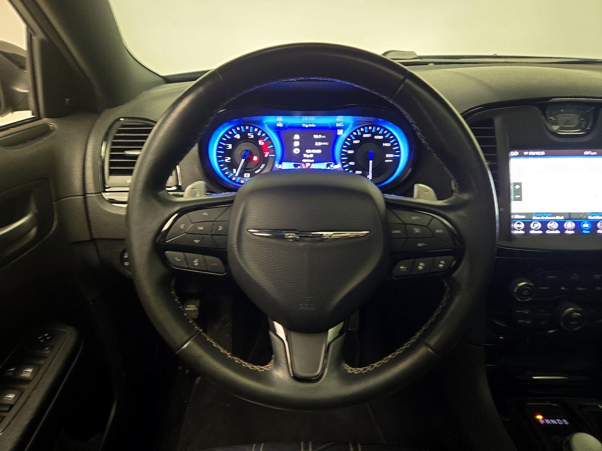 Thumbnail: 2022 Chrysler 300 - 10